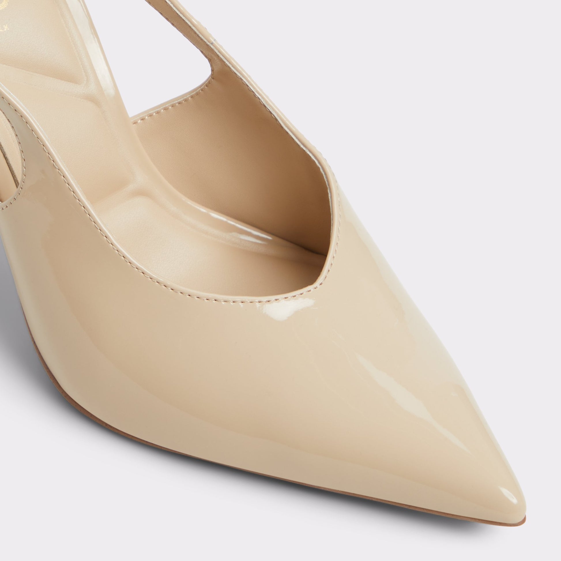 Close-up of the Medium Beige Lysandre Slingback heel