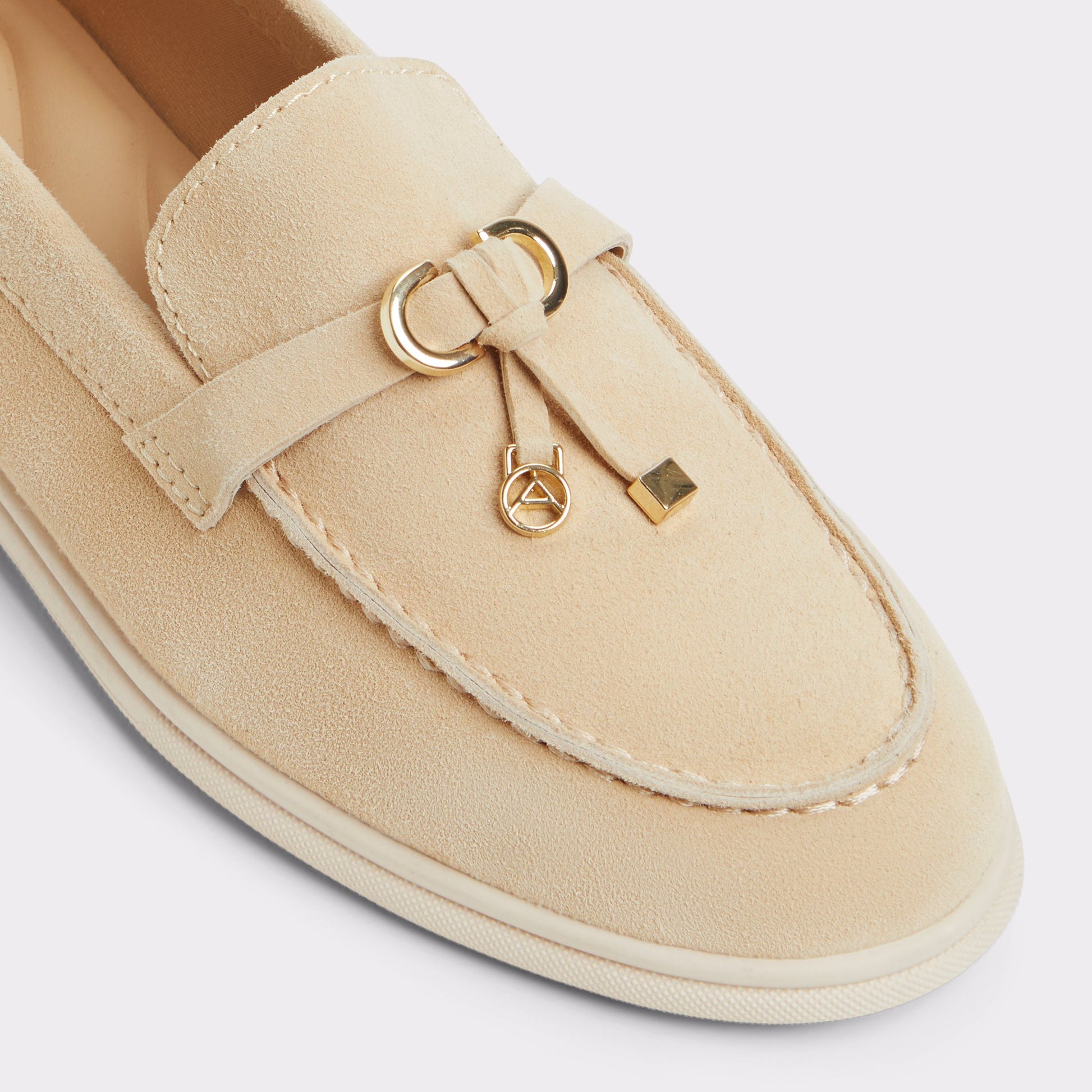 Close-up of the Sand Creras Loafer
