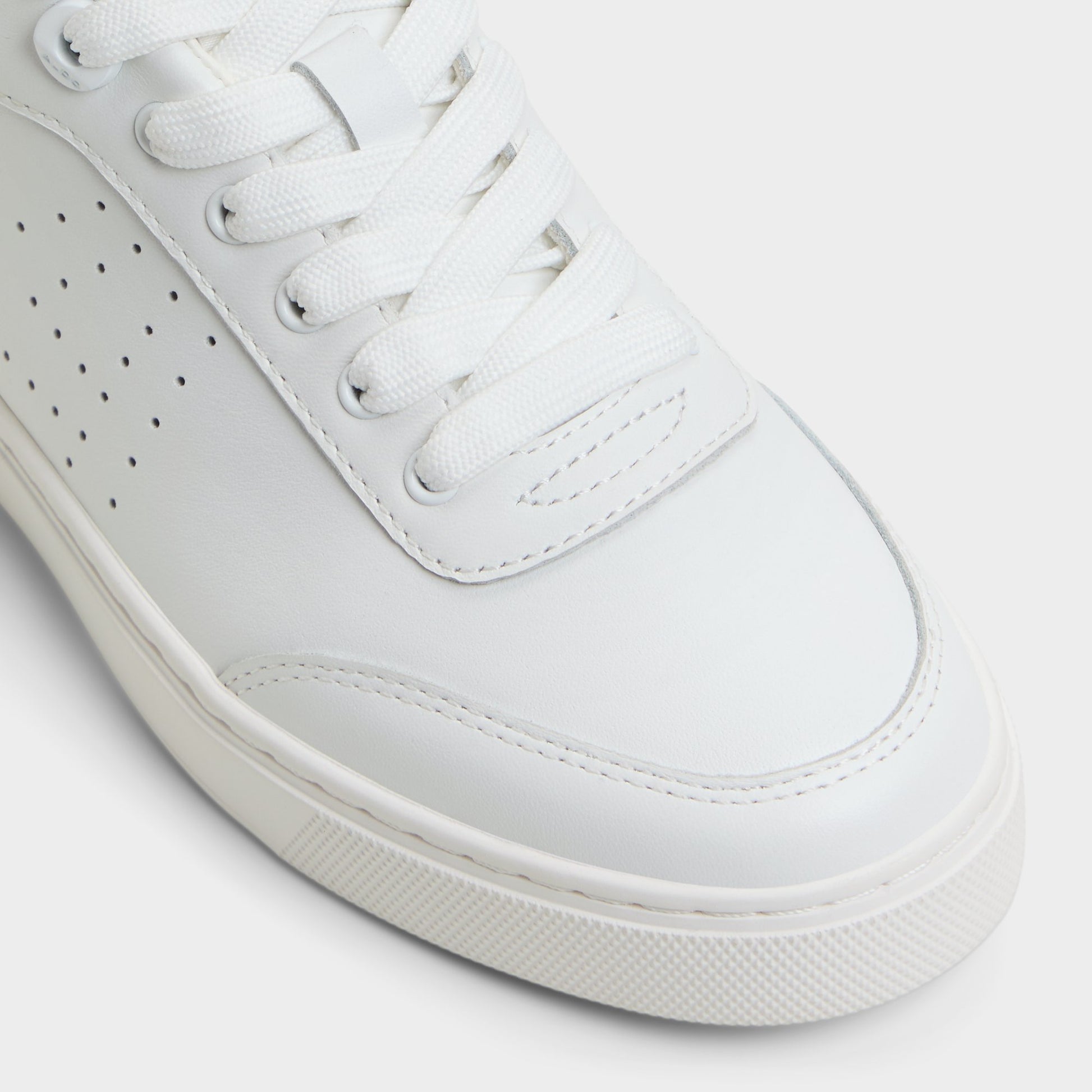 Close-up of the White Combo Clubsport Low top sneaker