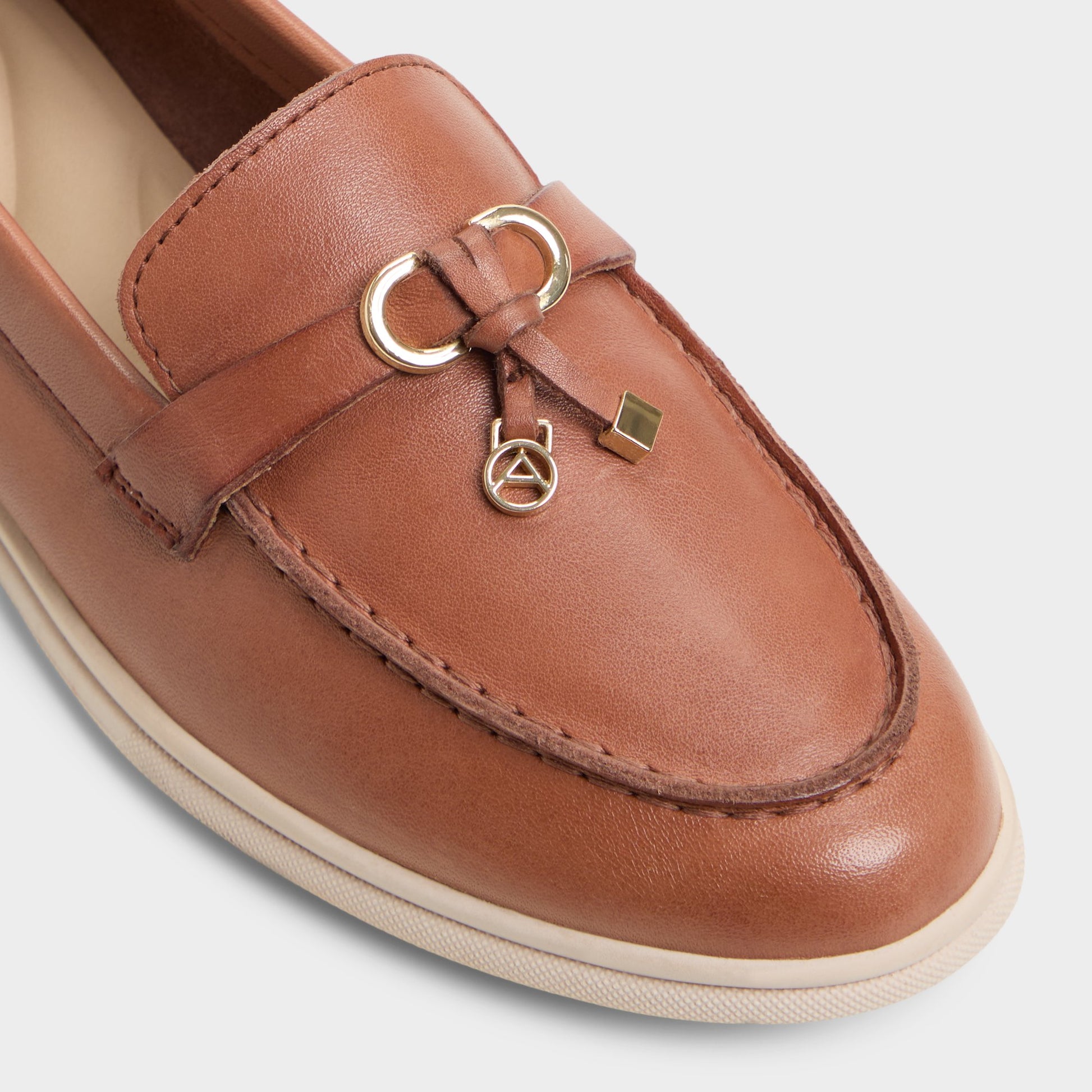 Close-up of the Medium Brown Creras-in