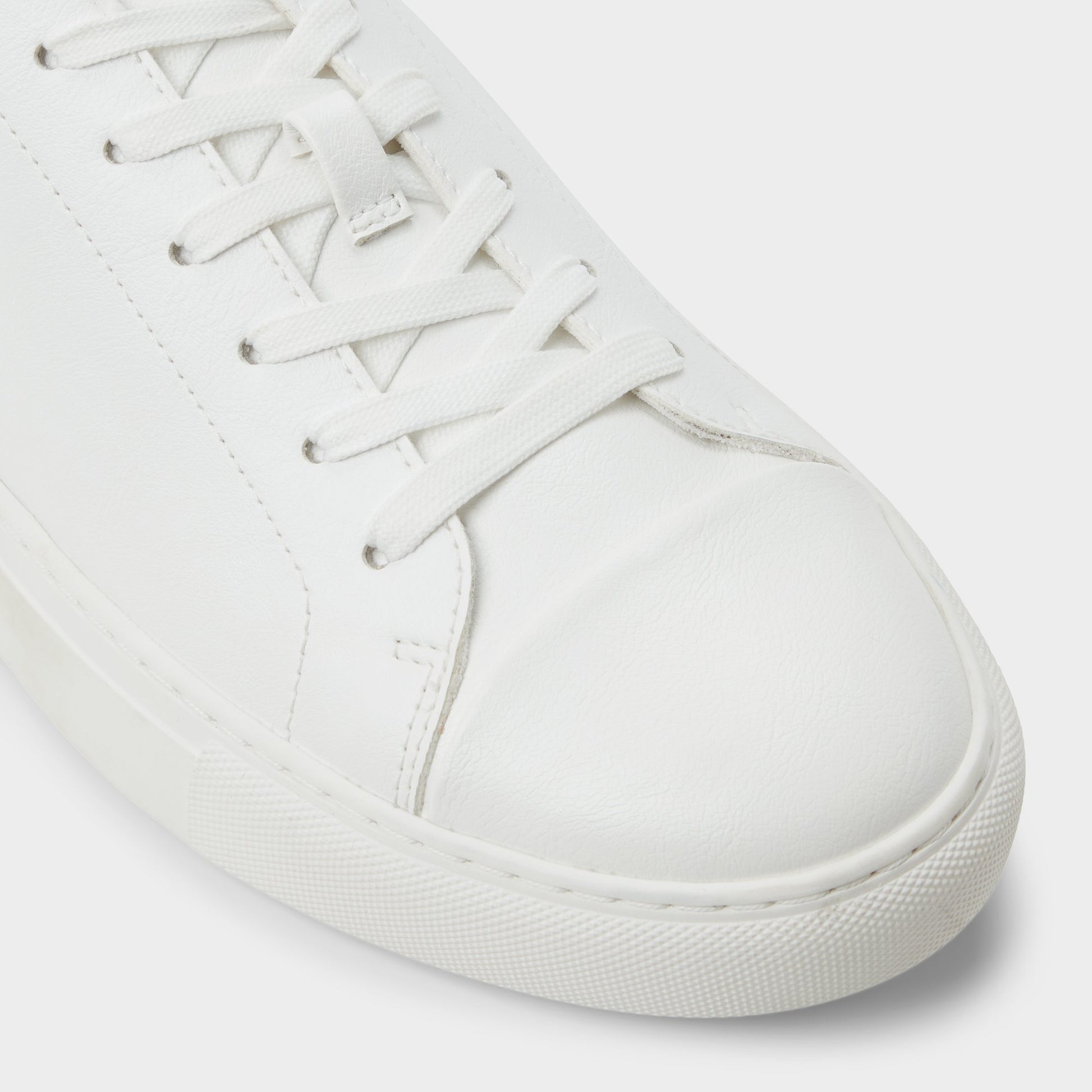 Gros plan de la Blanc Belford Sneaker bas