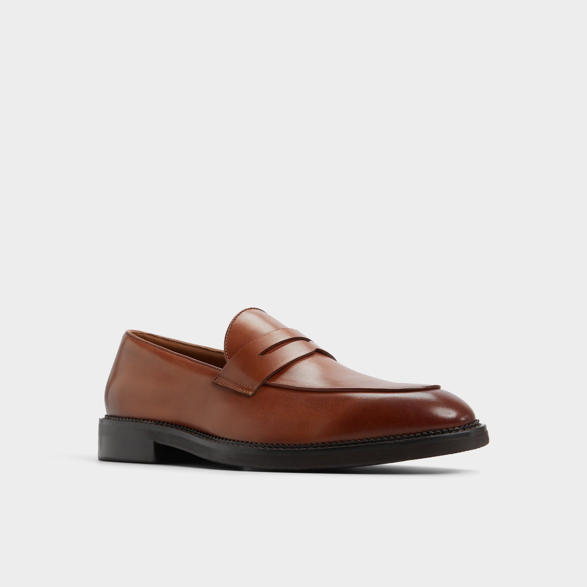 Three-quarter angle of Cognac Salinero Loafer's front side