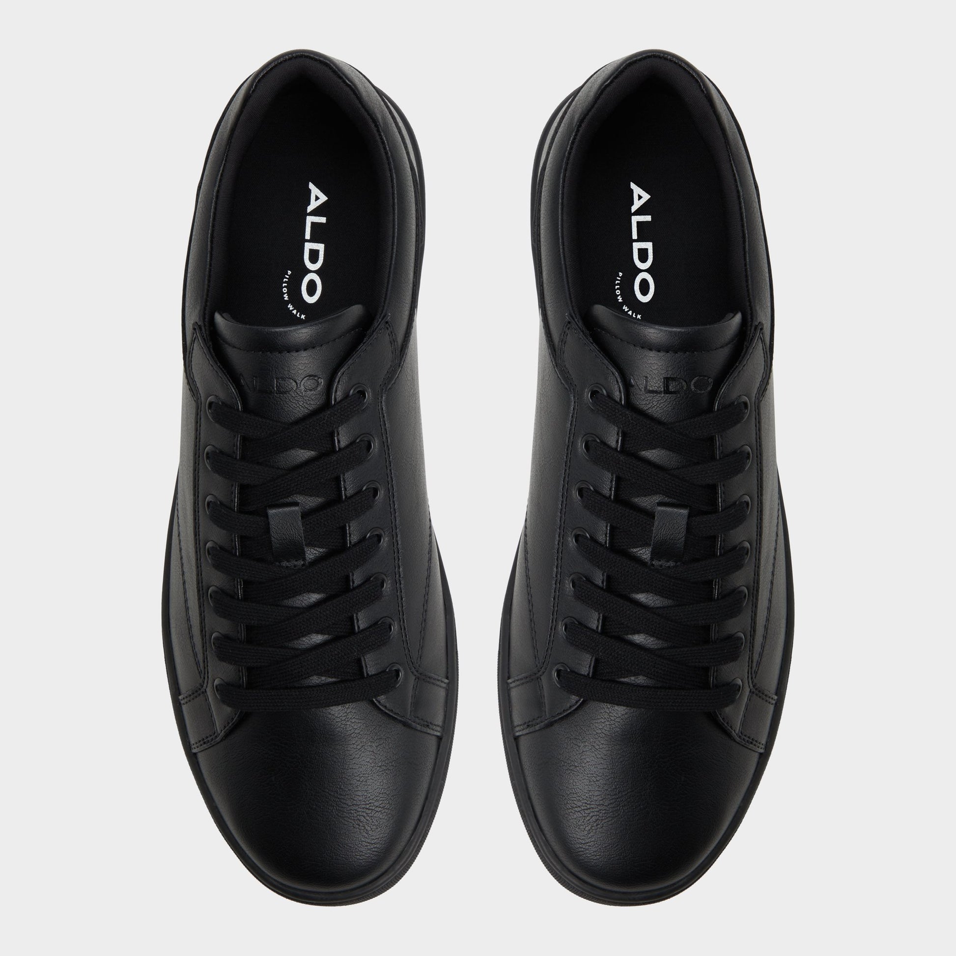 Top-down view of the Black/Black Poker Low top sneaker