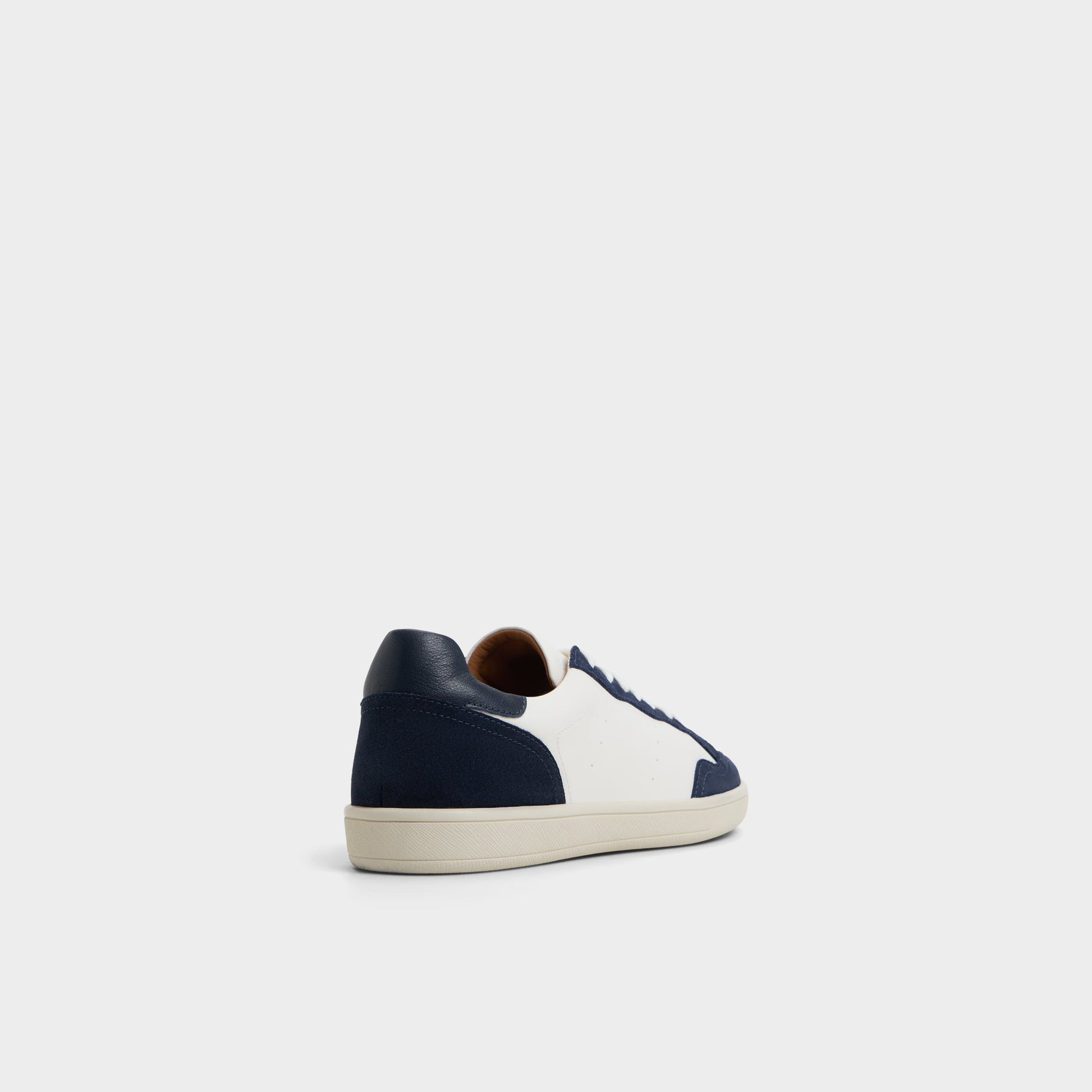 Three-quarter angle of Bone Wildbrook Low top sneaker's back side