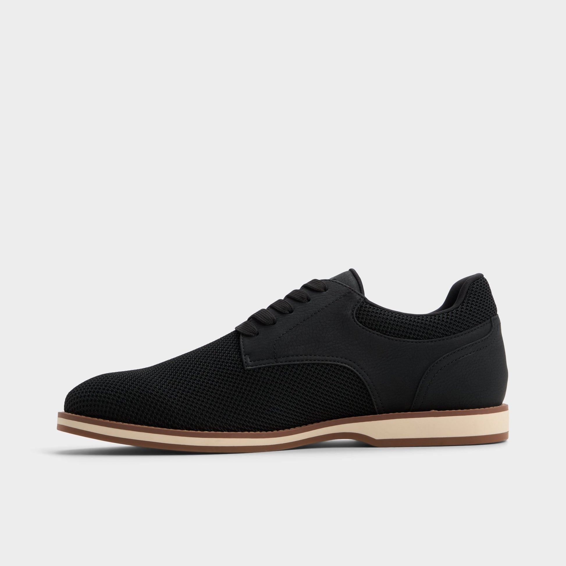 Vue latérale de Autre Noir Corby Chaussure oxford