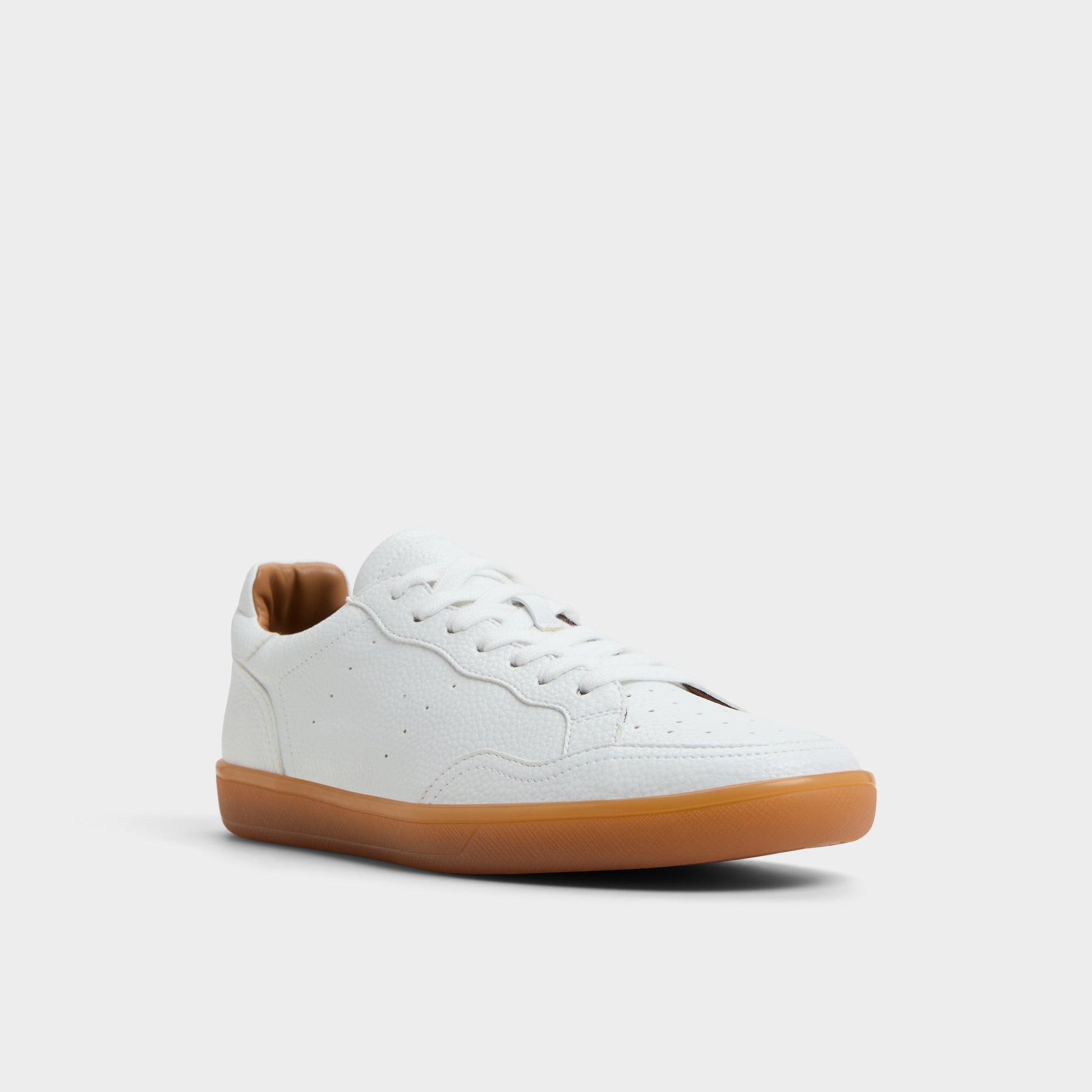 Three-quarter angle of White Wildbrook Low top sneaker's front side