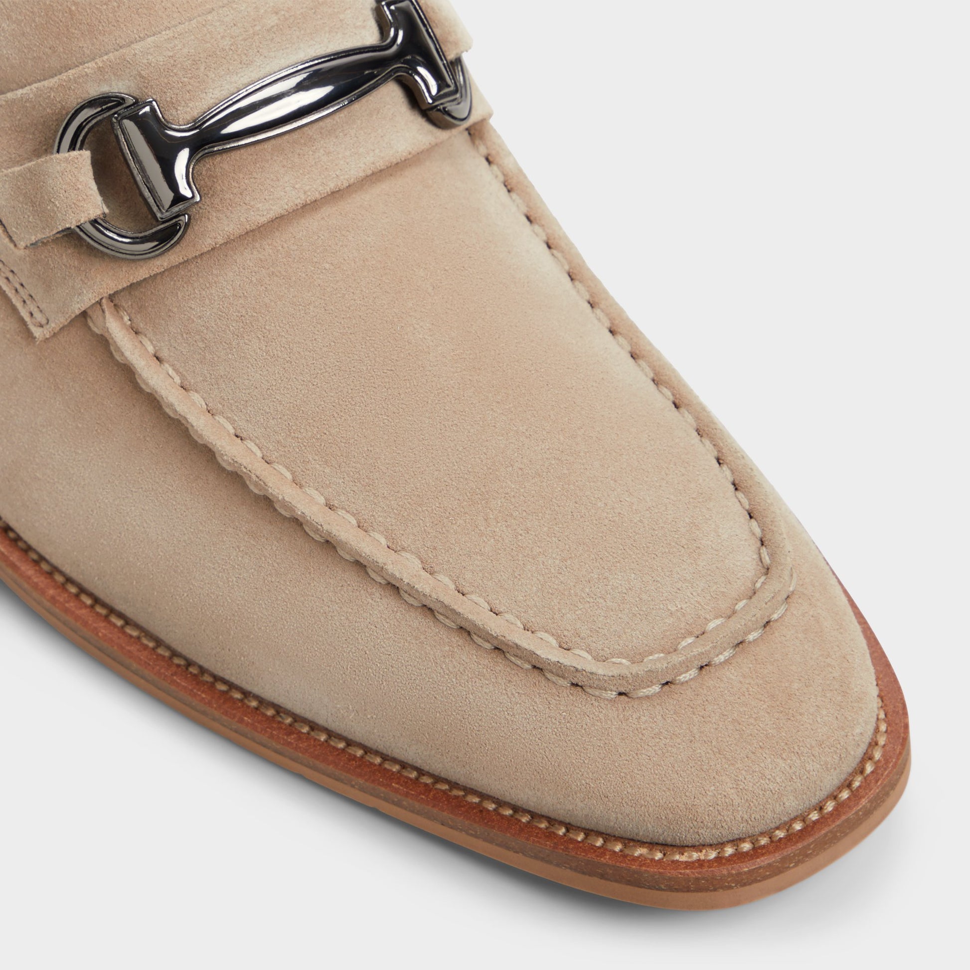 Close-up of the Taupe Thado Loafer