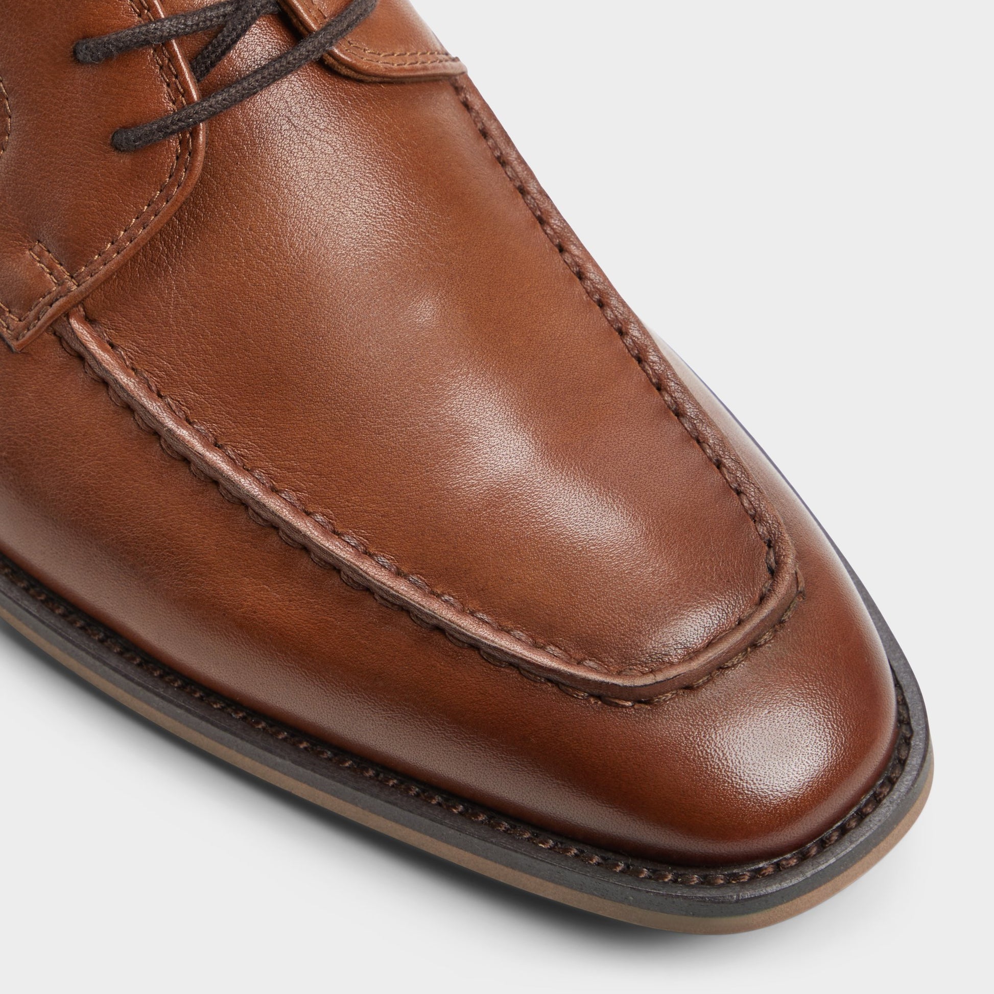 Close-up of the Cognac Montcourt Derby shoe