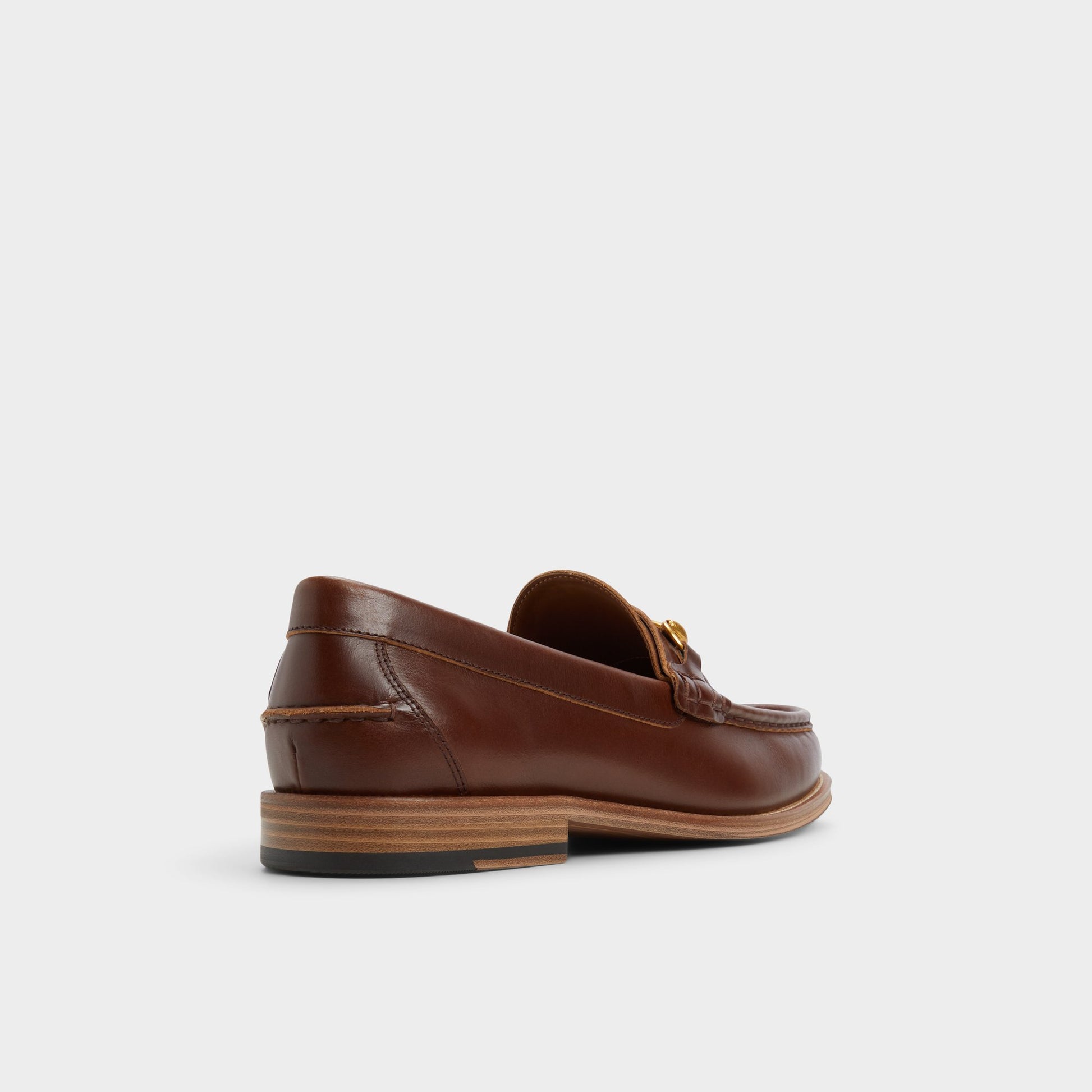 Three-quarter angle of Medium Brown Wildwoodd Loafer's back side
