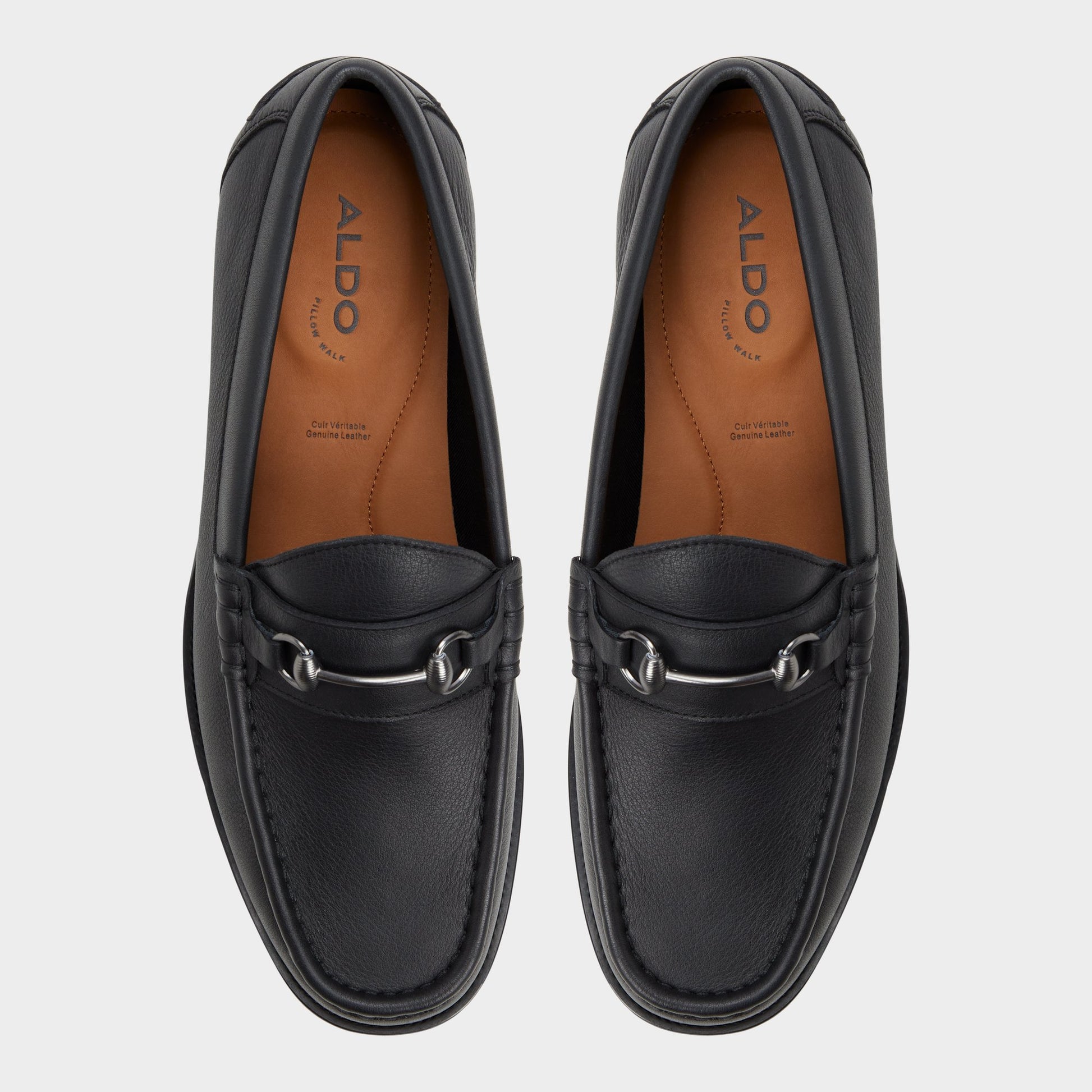 Top-down view of the Black Wildwoodd Loafer