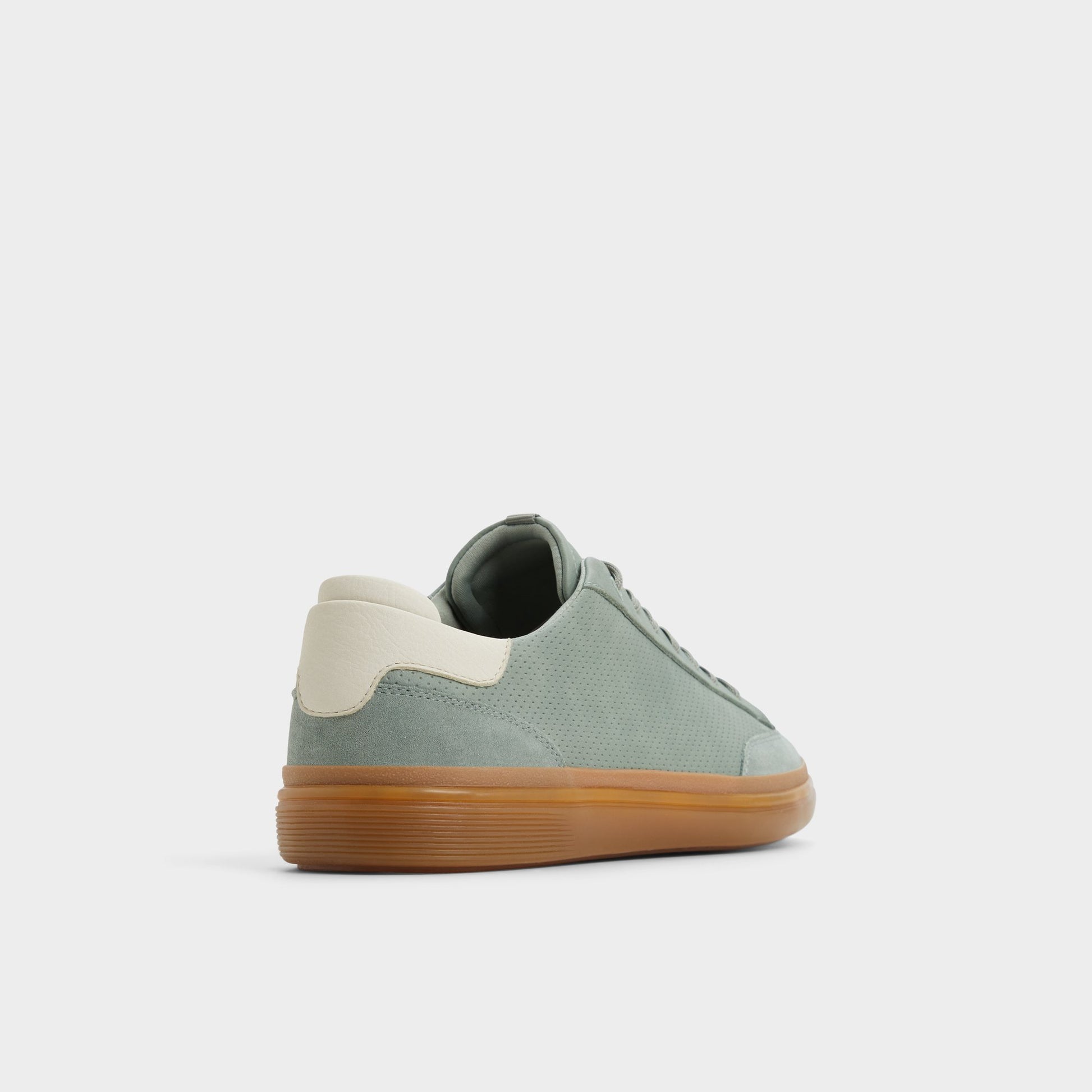 Angle de trois quarts de l'arrière de Vert Clair Stepup Sneaker bas