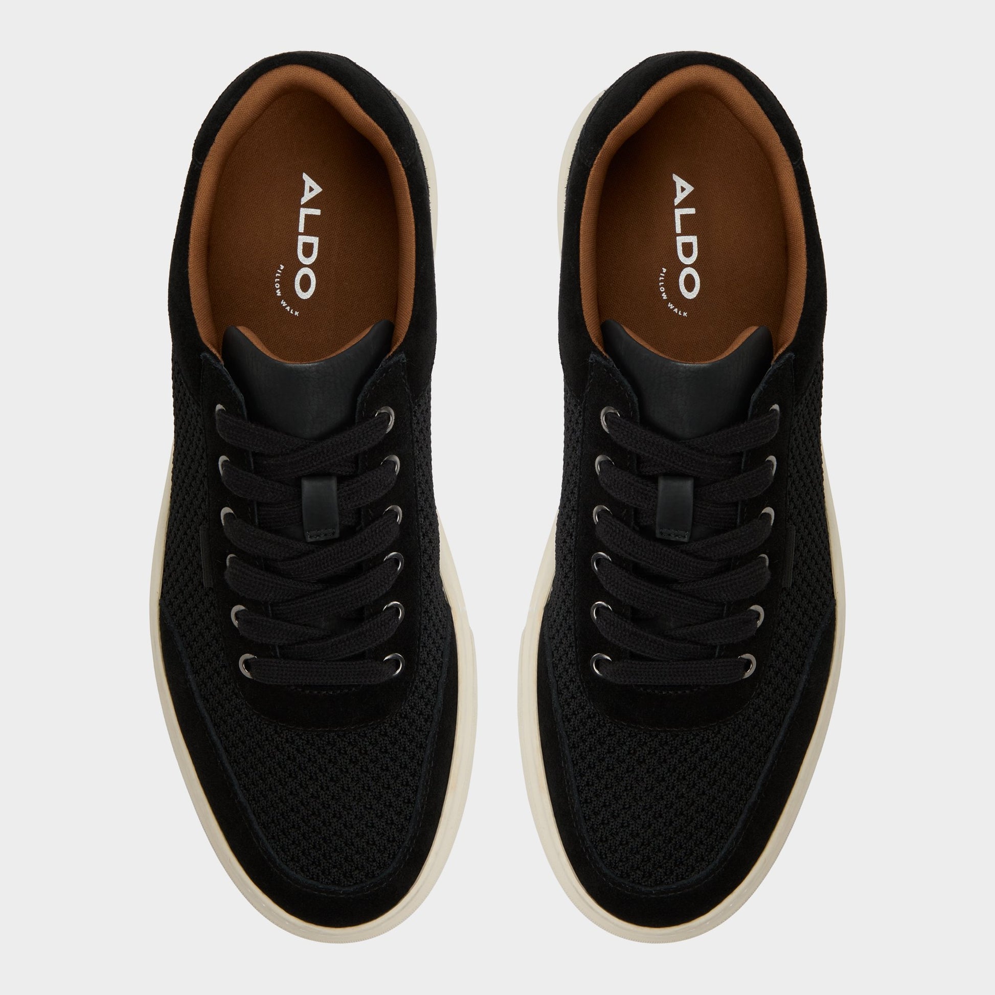 Top-down view of the Open Black Mcenroe Low top sneaker
