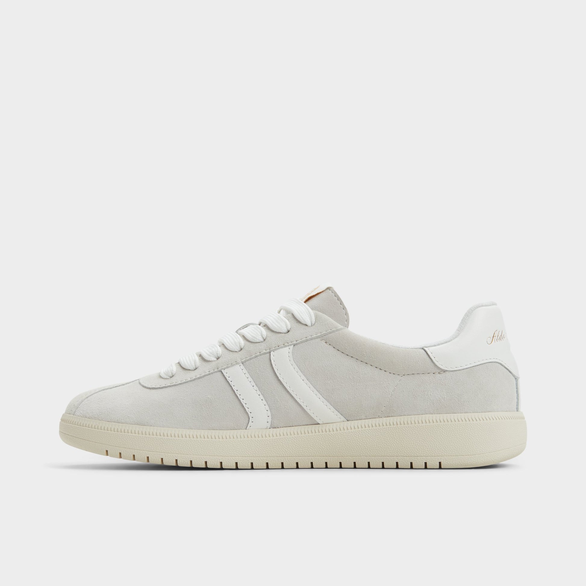 Side view of Light Grey Chicsneaker Low top sneaker