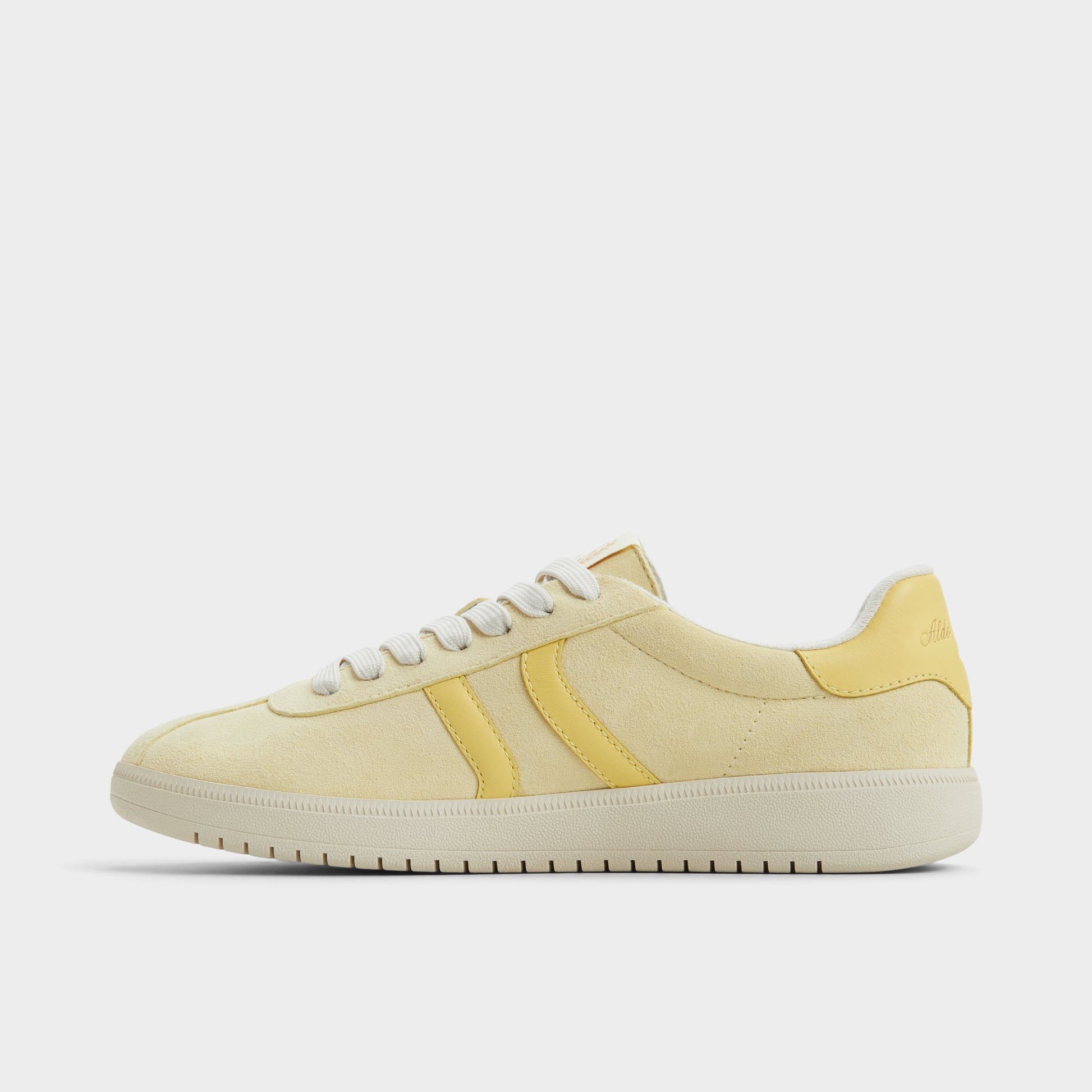 Side view of Light Yellow Chicsneaker Low top sneaker