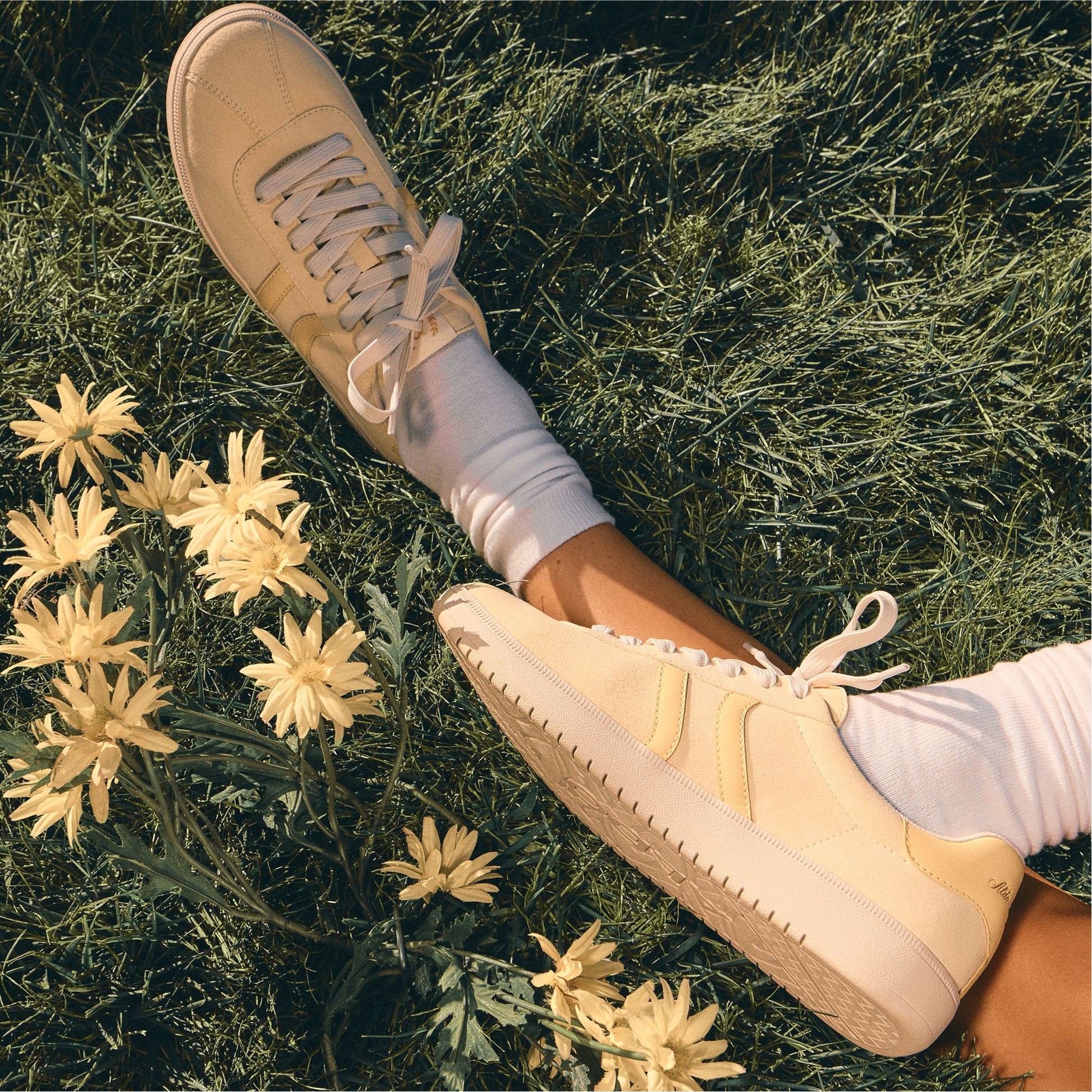 Product media for Chicsneaker