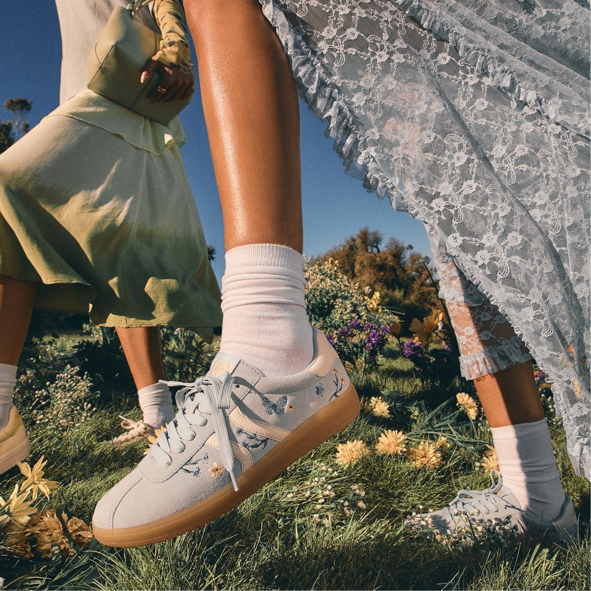 Product media for Chicsneaker