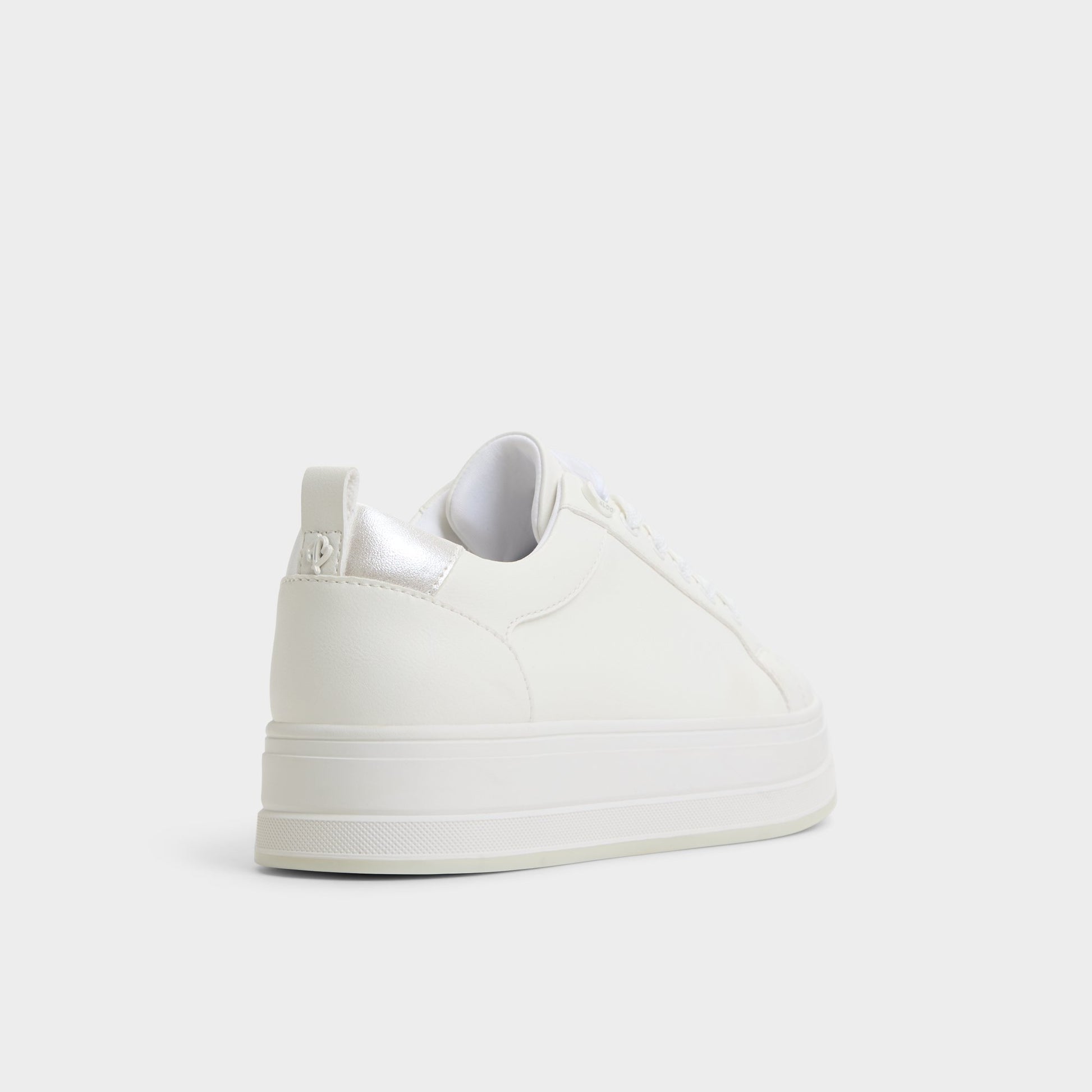 Three-quarter angle of Open White Chiccomfort Low top sneaker's back side
