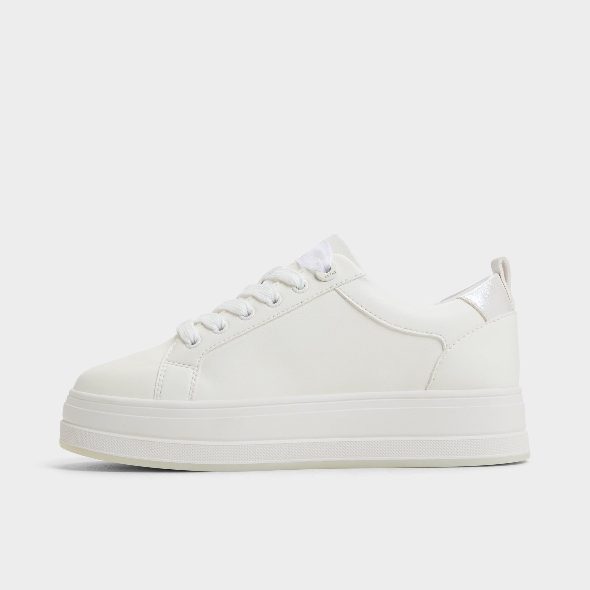 Side view of Open White Chiccomfort Low top sneaker