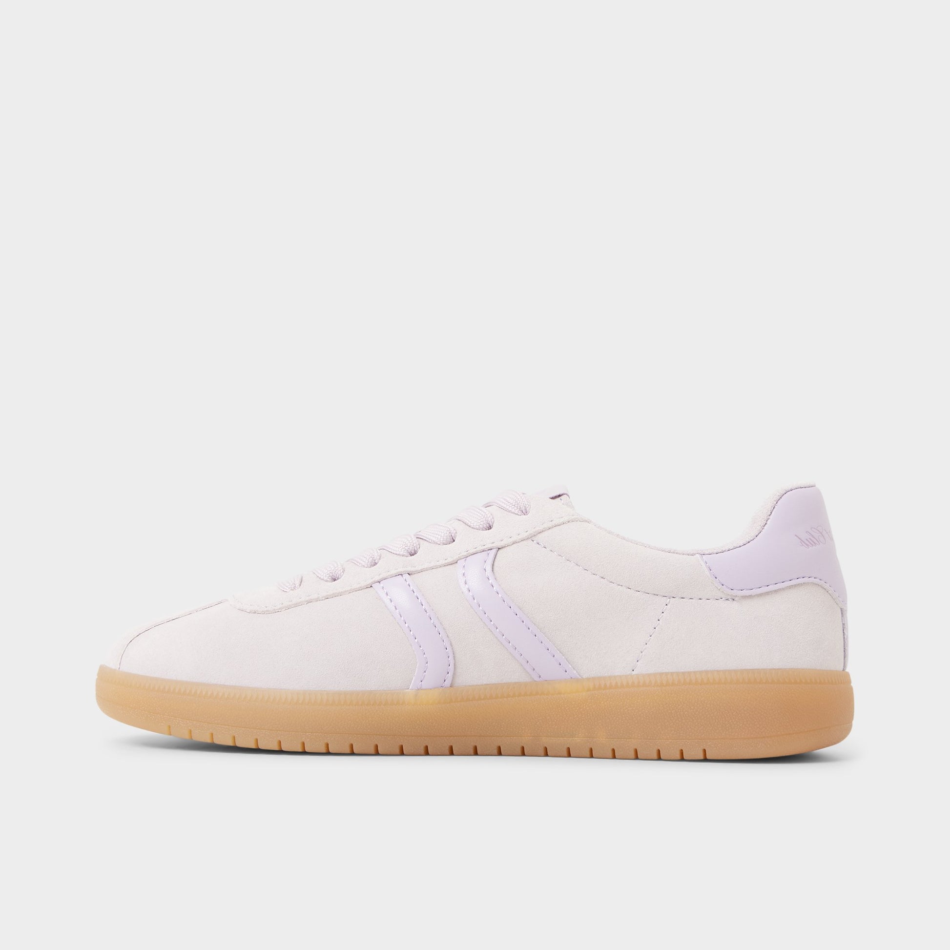 Side view of Light Purple Chicsneaker Low top sneaker