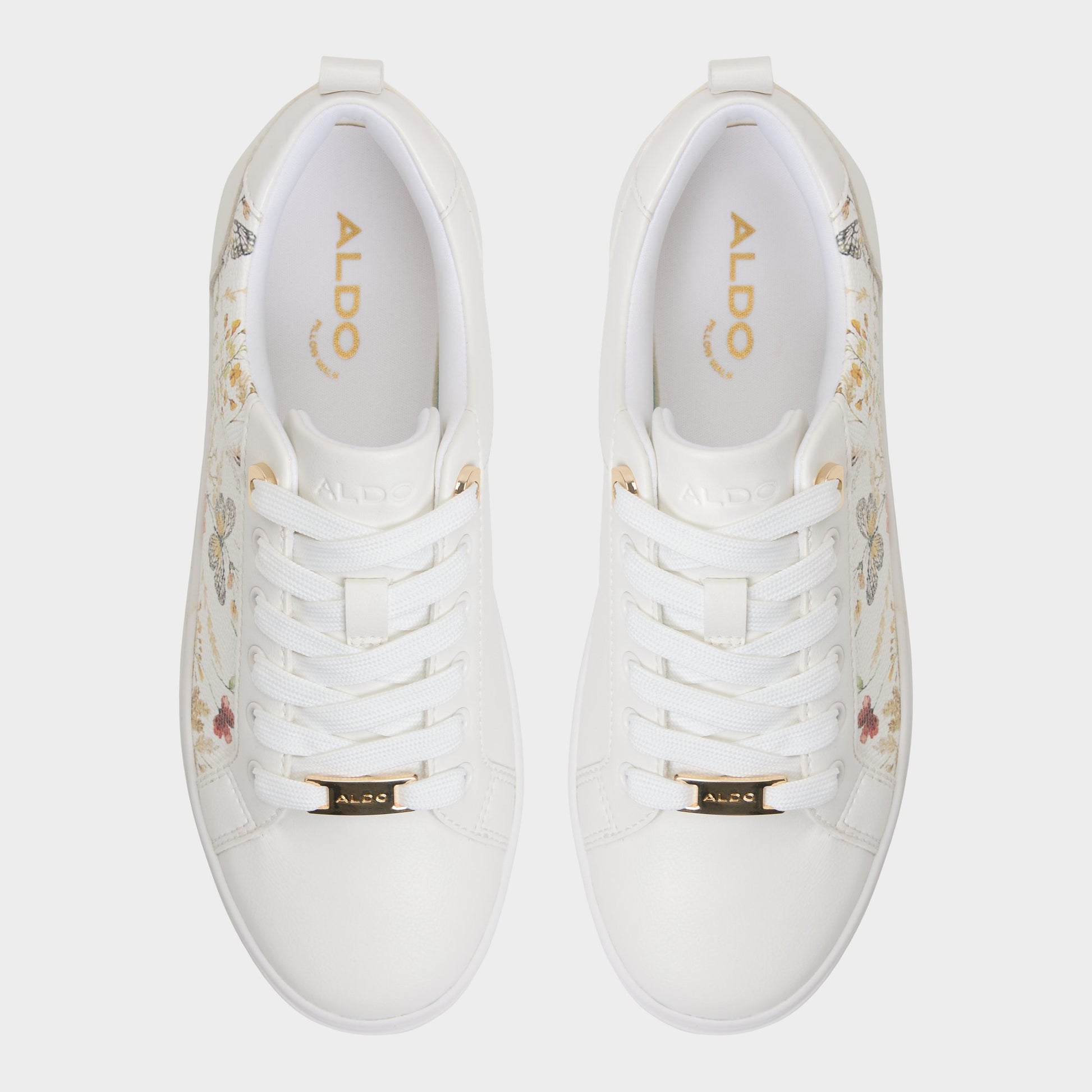 Top-down view of the Multi Chiccomfort Low top sneaker
