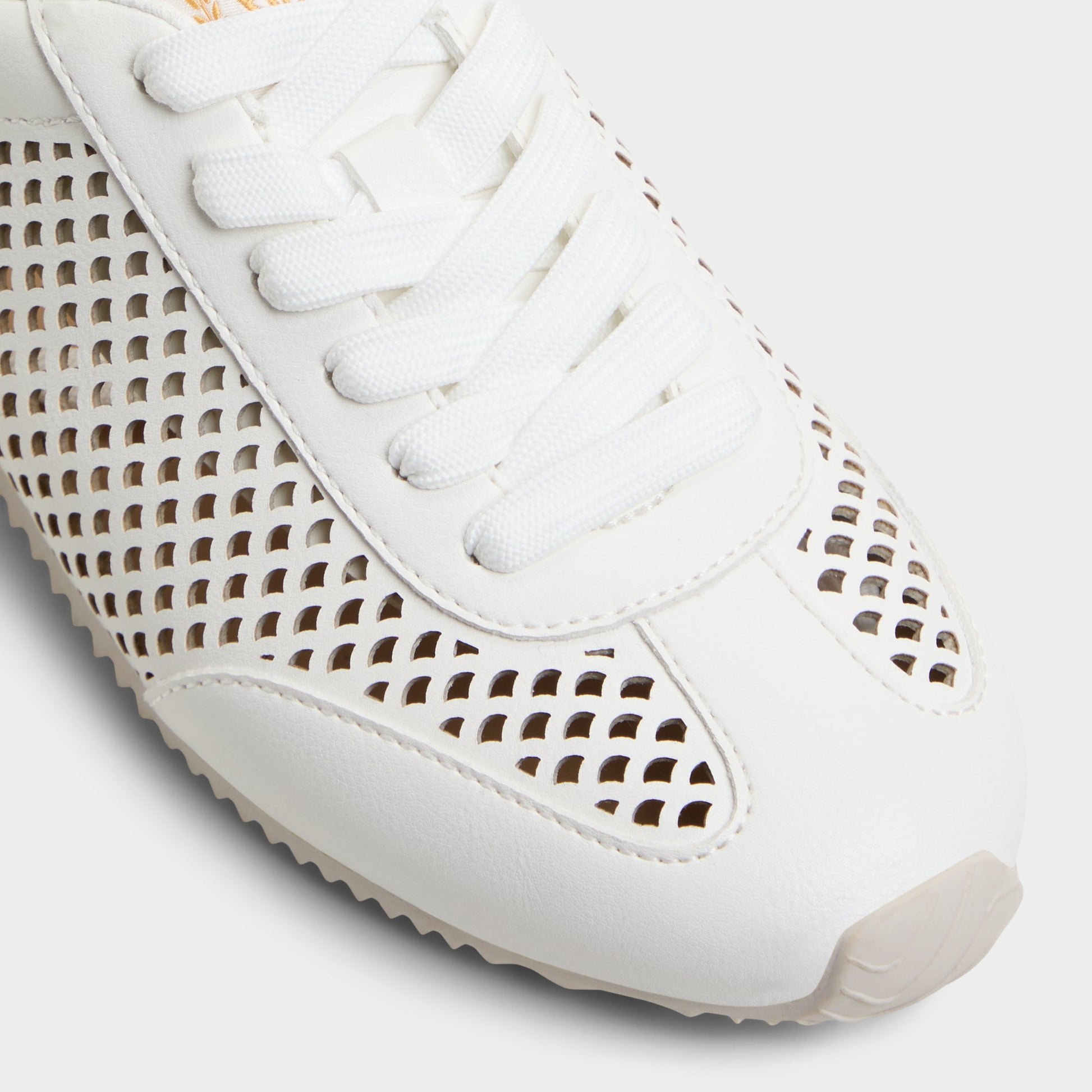 Close-up of the Open White Carefree Jogger sneaker