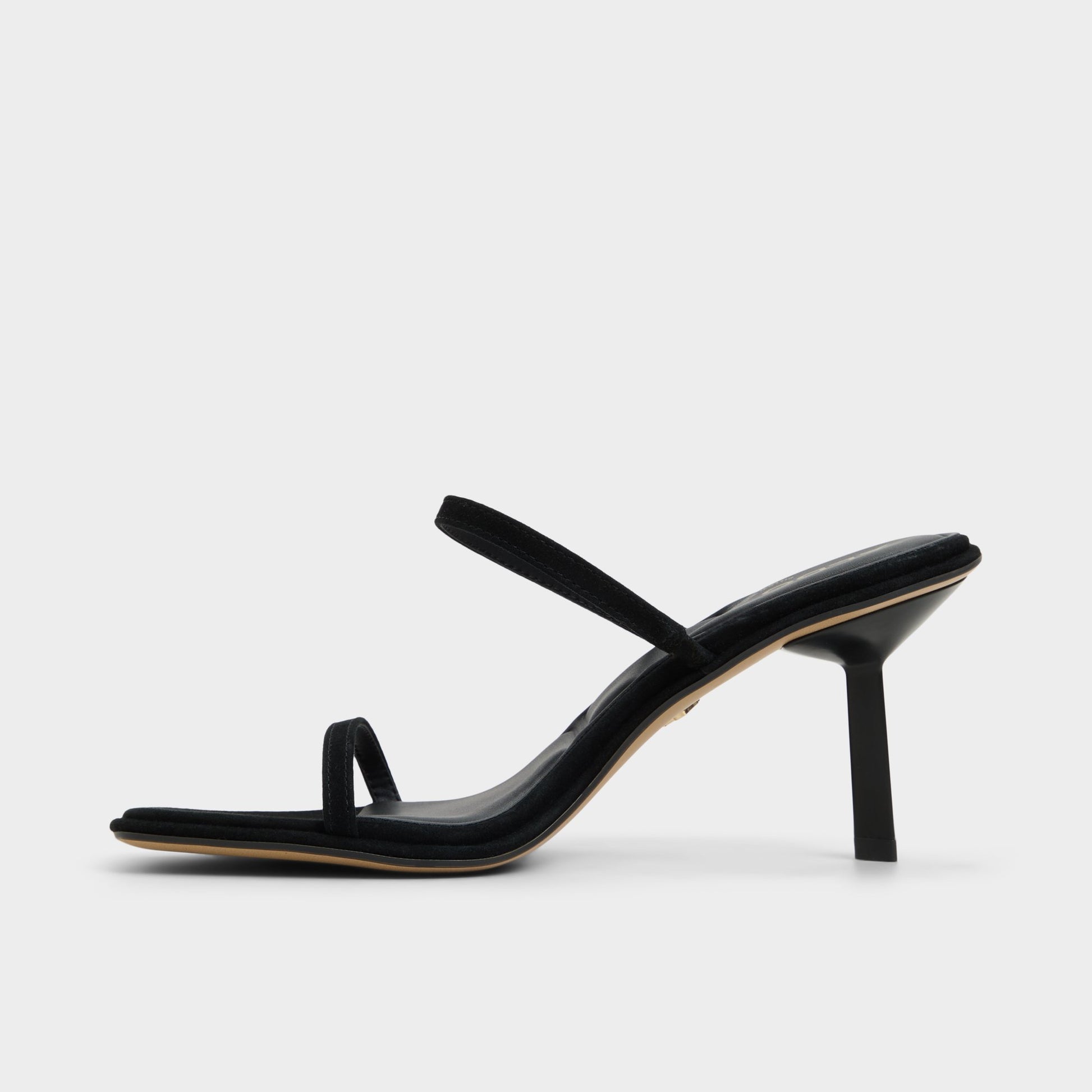 Vue latérale de Autre Noir Calalden Sandale à talon haut