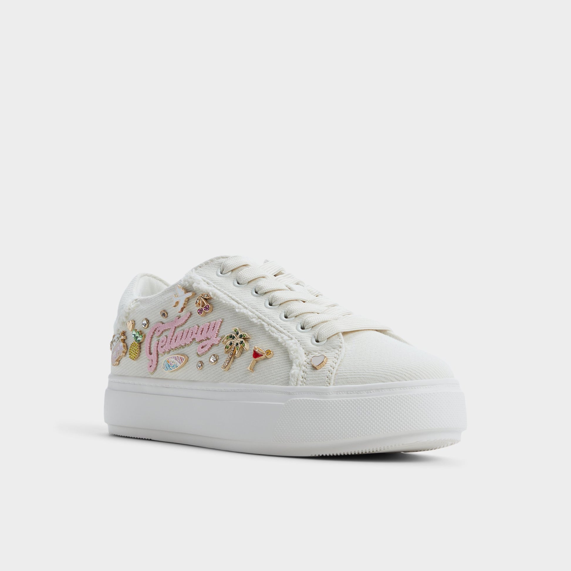Three-quarter angle of Multicolor Beachvibes Low top sneaker's front side