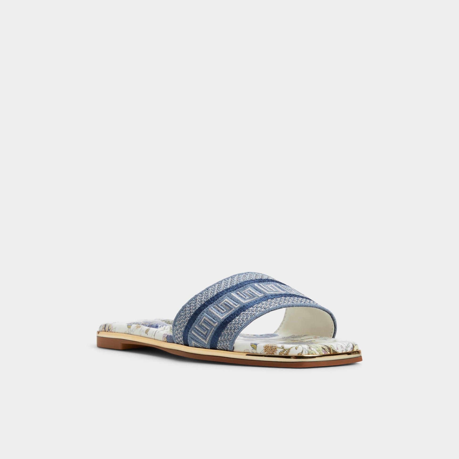 Three-quarter angle of Multi Oceania Slide sandal's front side