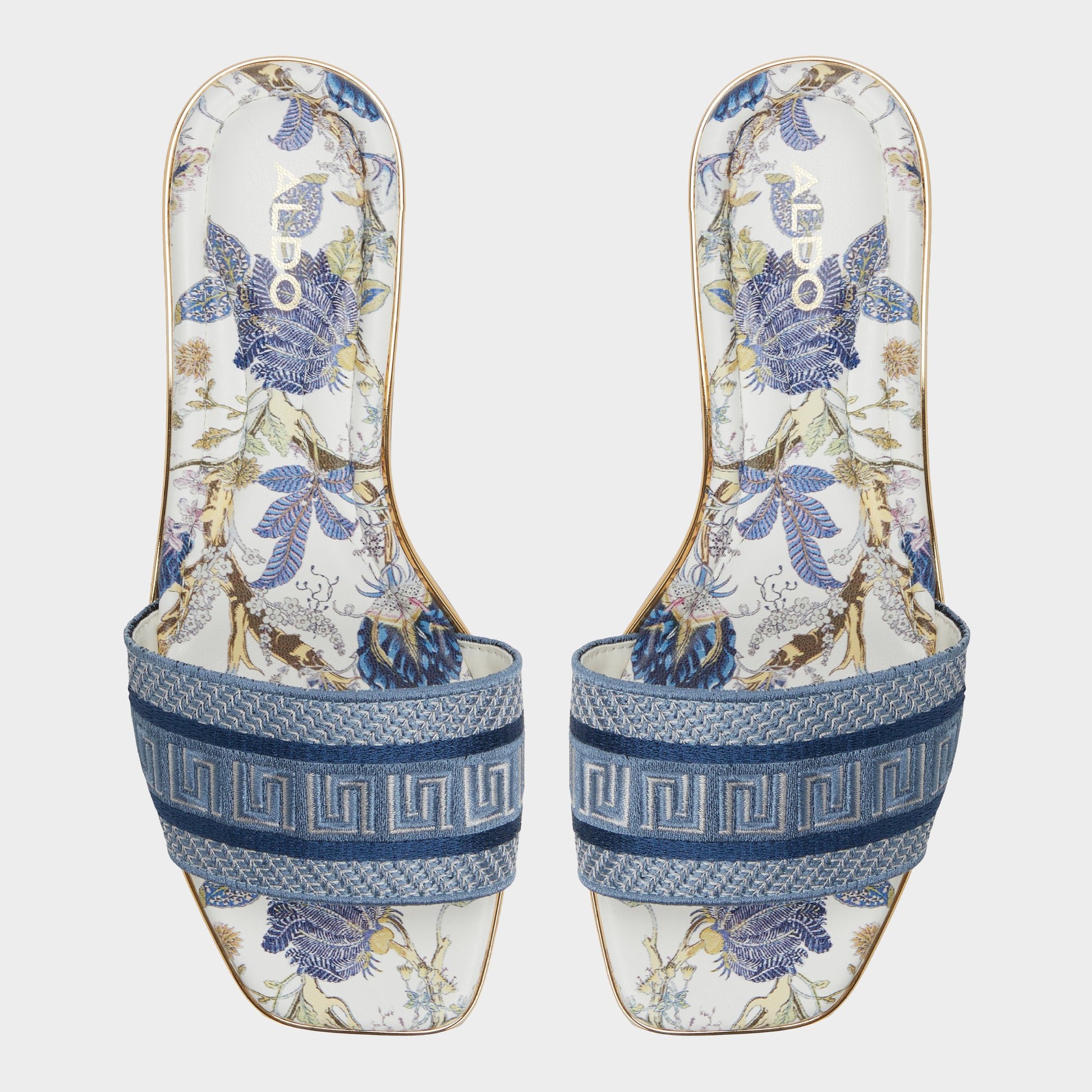 Top-down view of the Multi Oceania Slide sandal