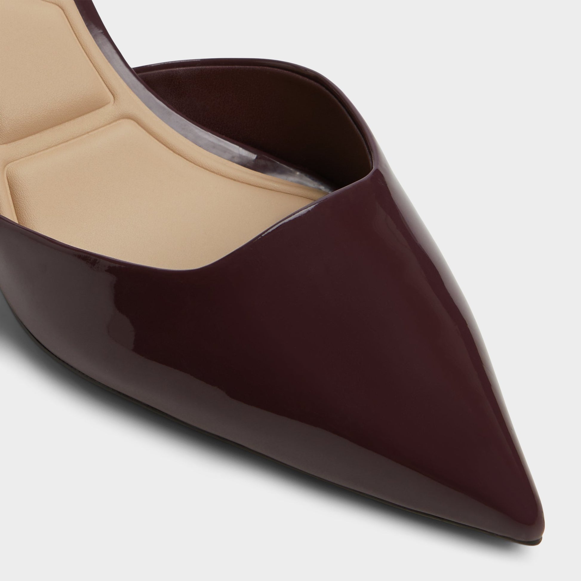Close-up of the Bordo Gavedessi Slingback heel