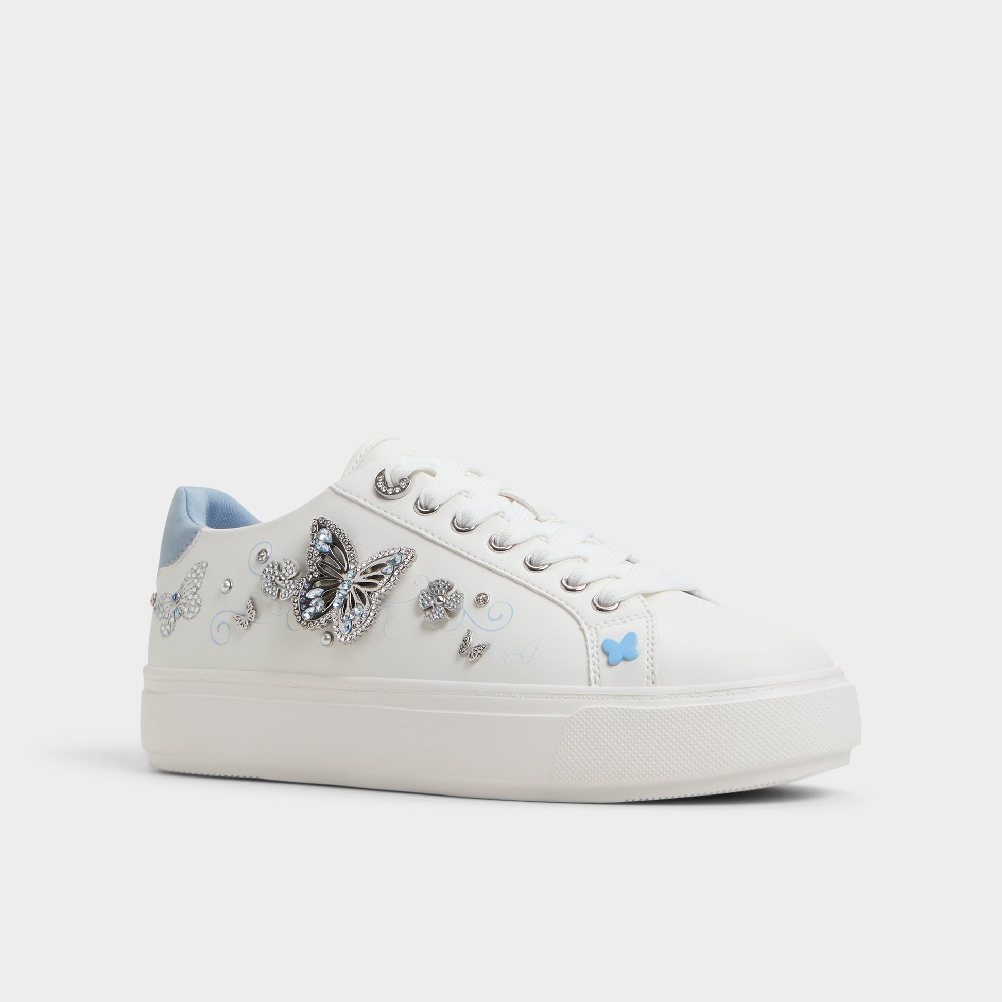 Three-quarter angle of White/Multi Saxony Low top sneaker's front side