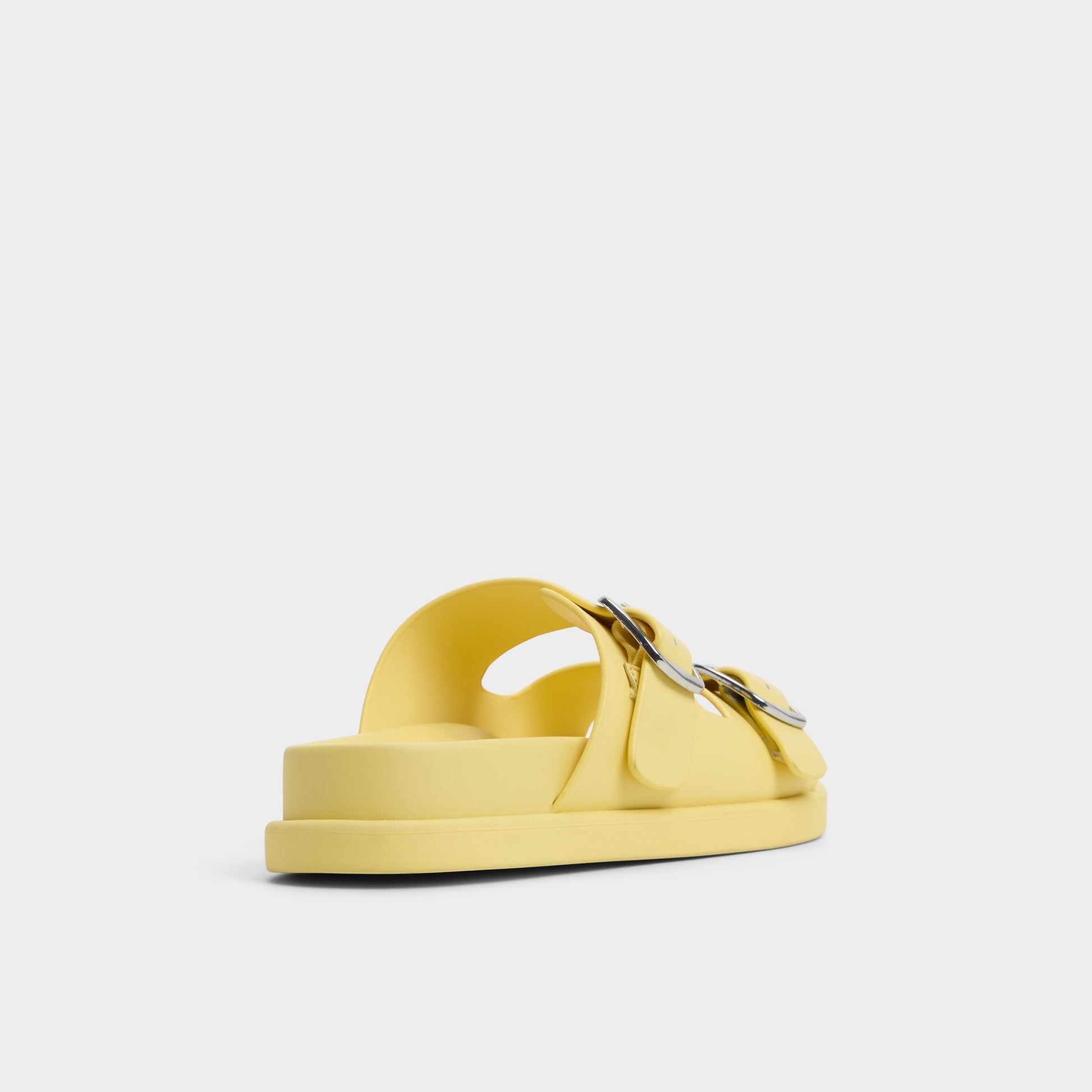 Angle de trois quarts de l'arrière de Jaune Bohochic Sandale à assise plantaire