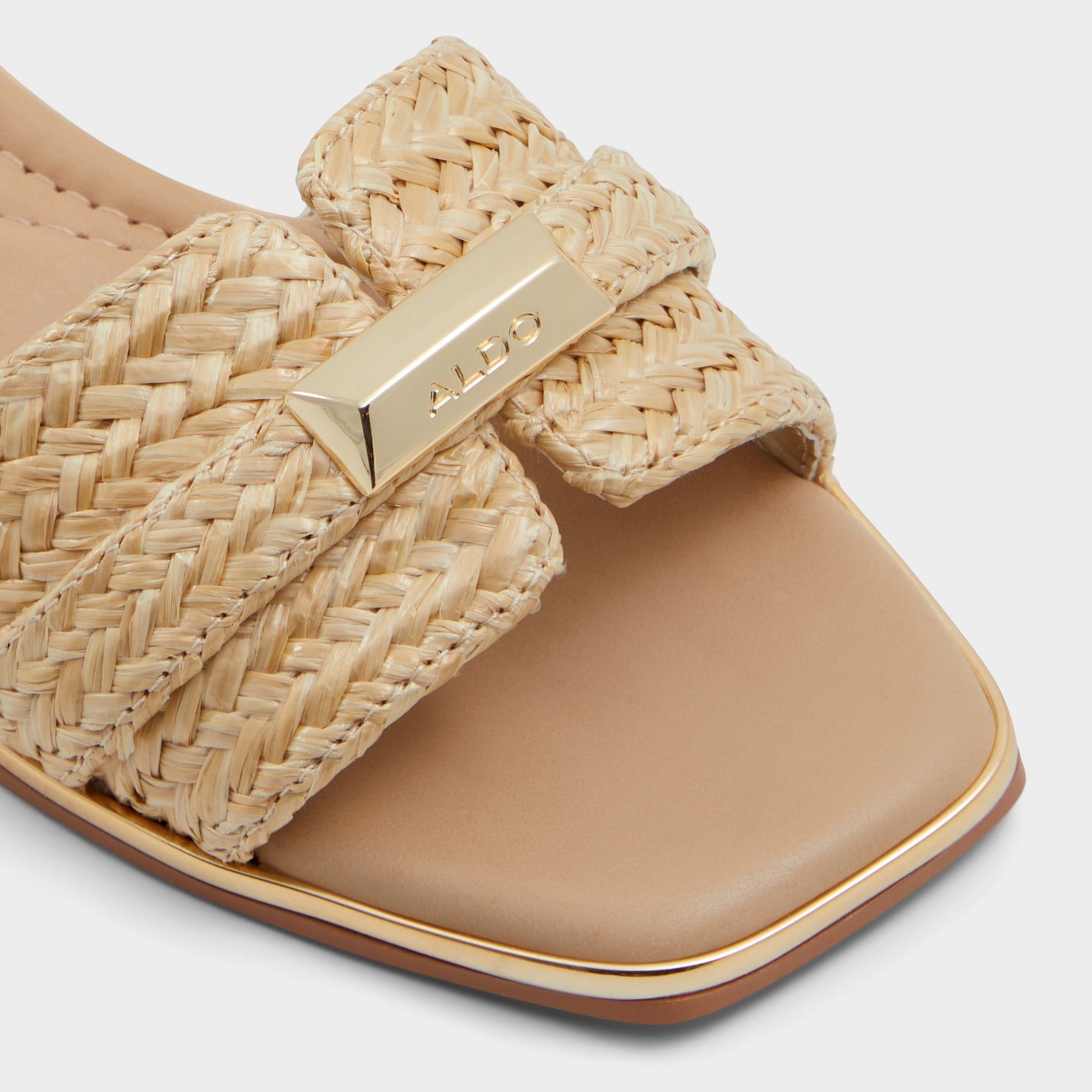 Close-up of the Open natural Darine-xt Slide sandal