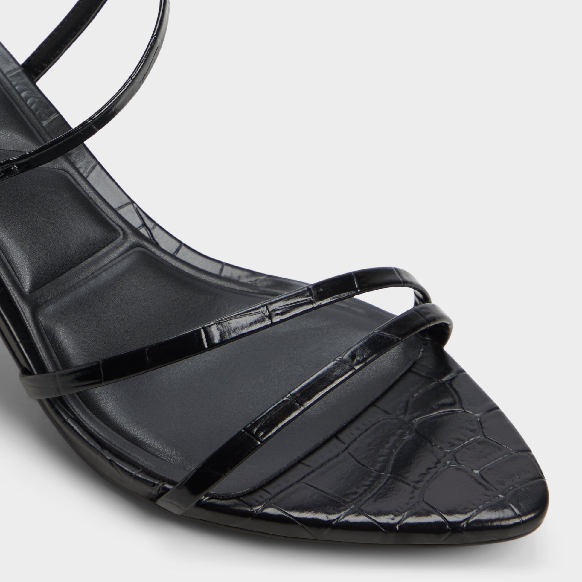 Close-up of the Black Elianna