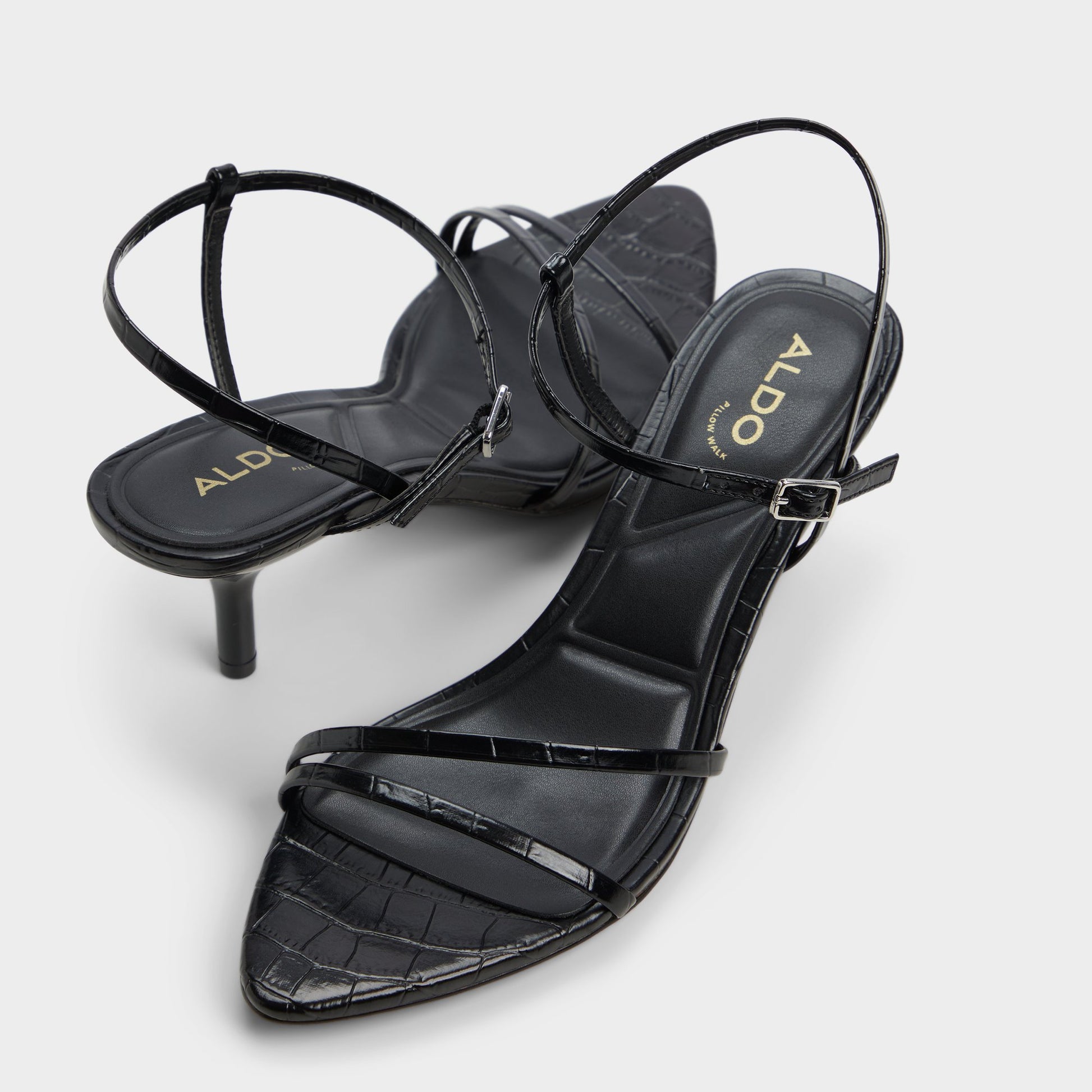 Highlighted view of a pair of Black Elianna s