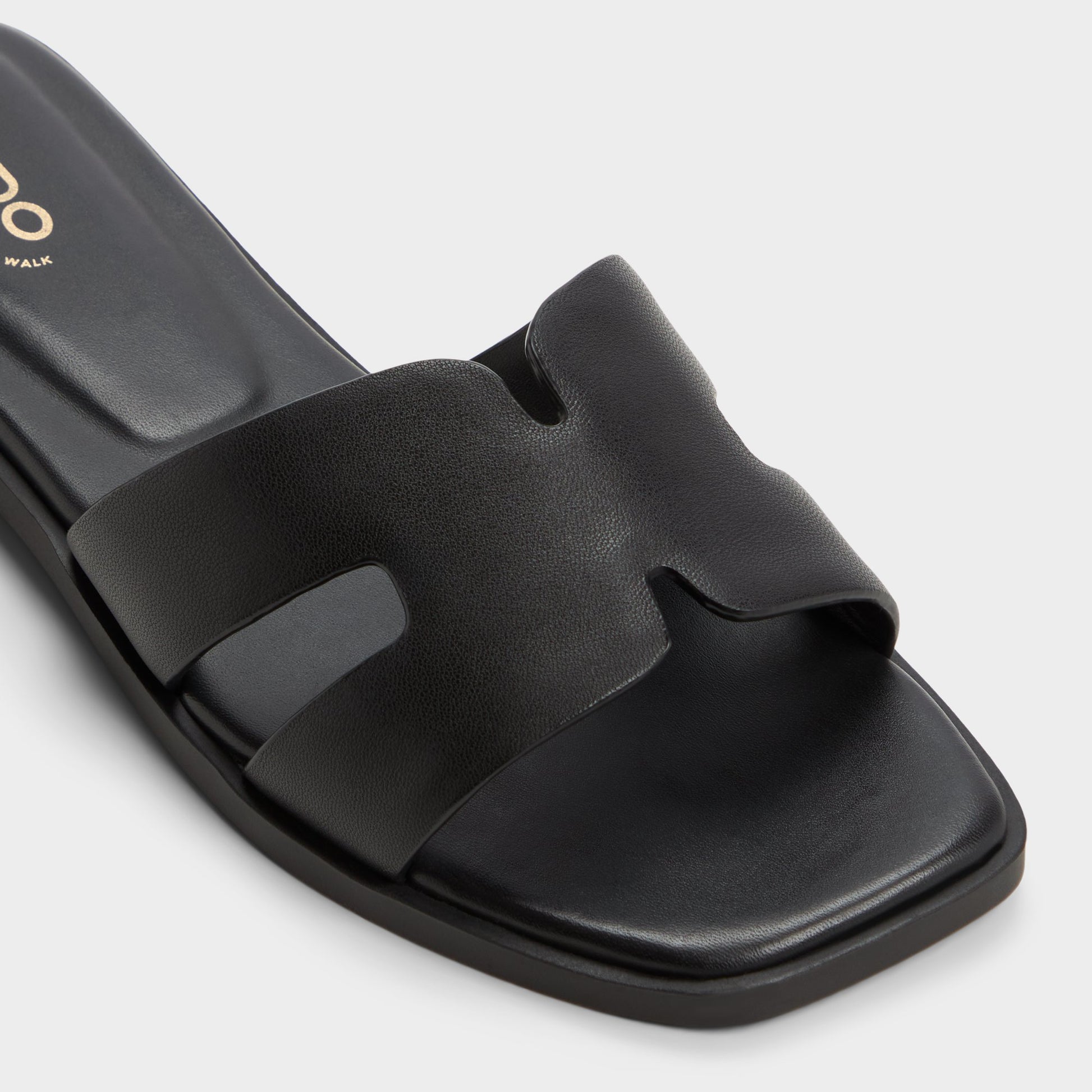 Close-up of the Black Itsandal Slide sandal