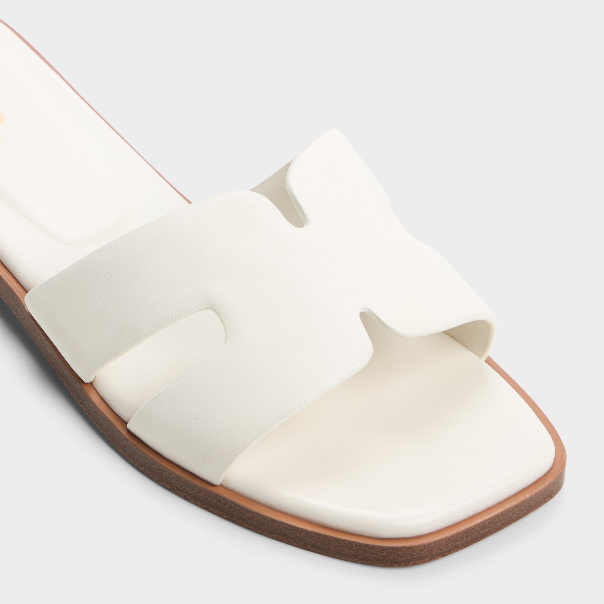 Close-up of the White Itsandal Slide sandal