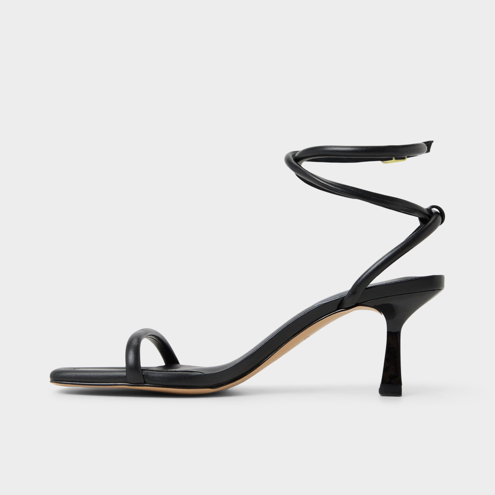 Side view of Black Demmi