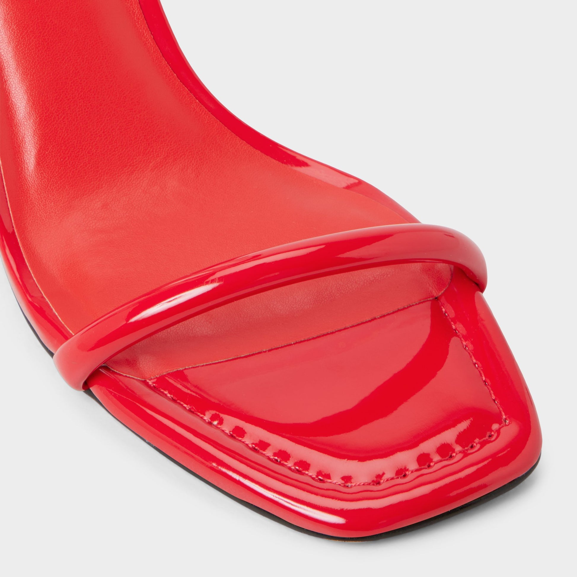 Close-up of the Red Demmi
