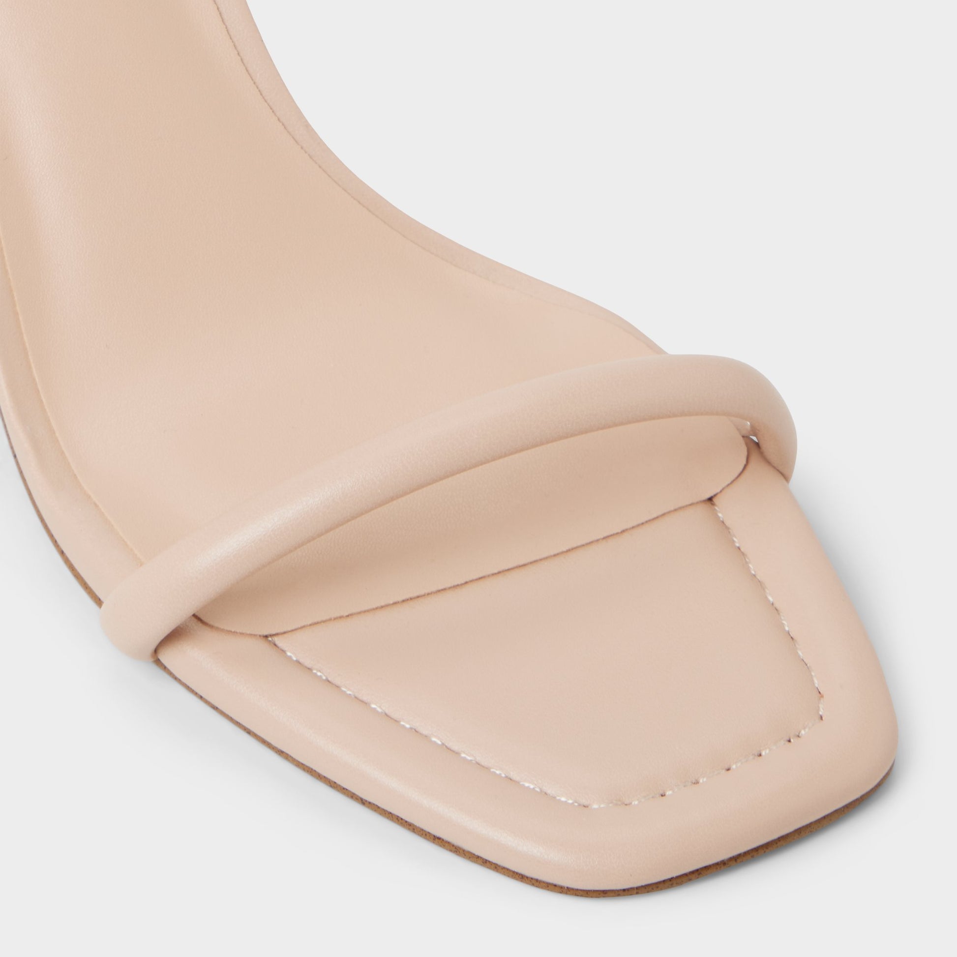 Close-up of the Beige Demmi