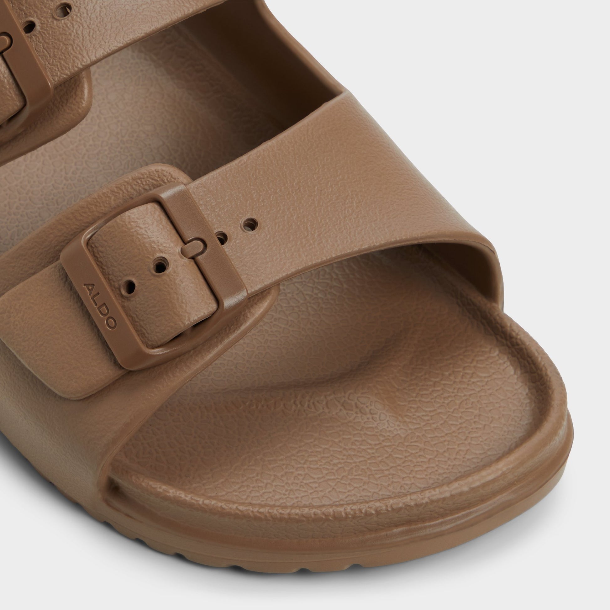 Close-up of the Light Brown Hideo Slide sandal