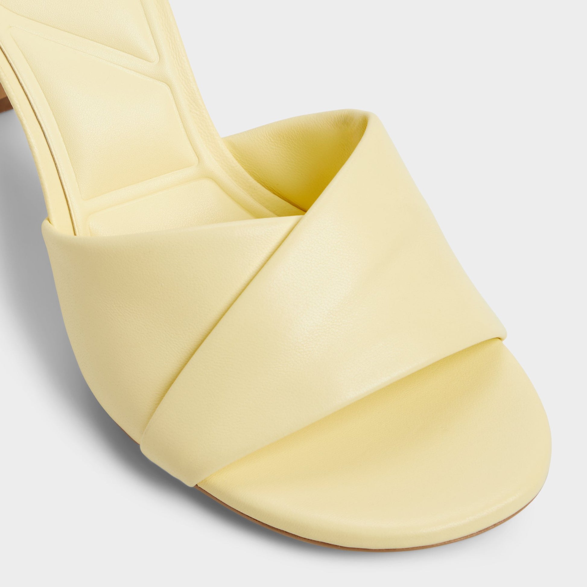 Close-up of the Light Yellow Lyhanna Heeled mule