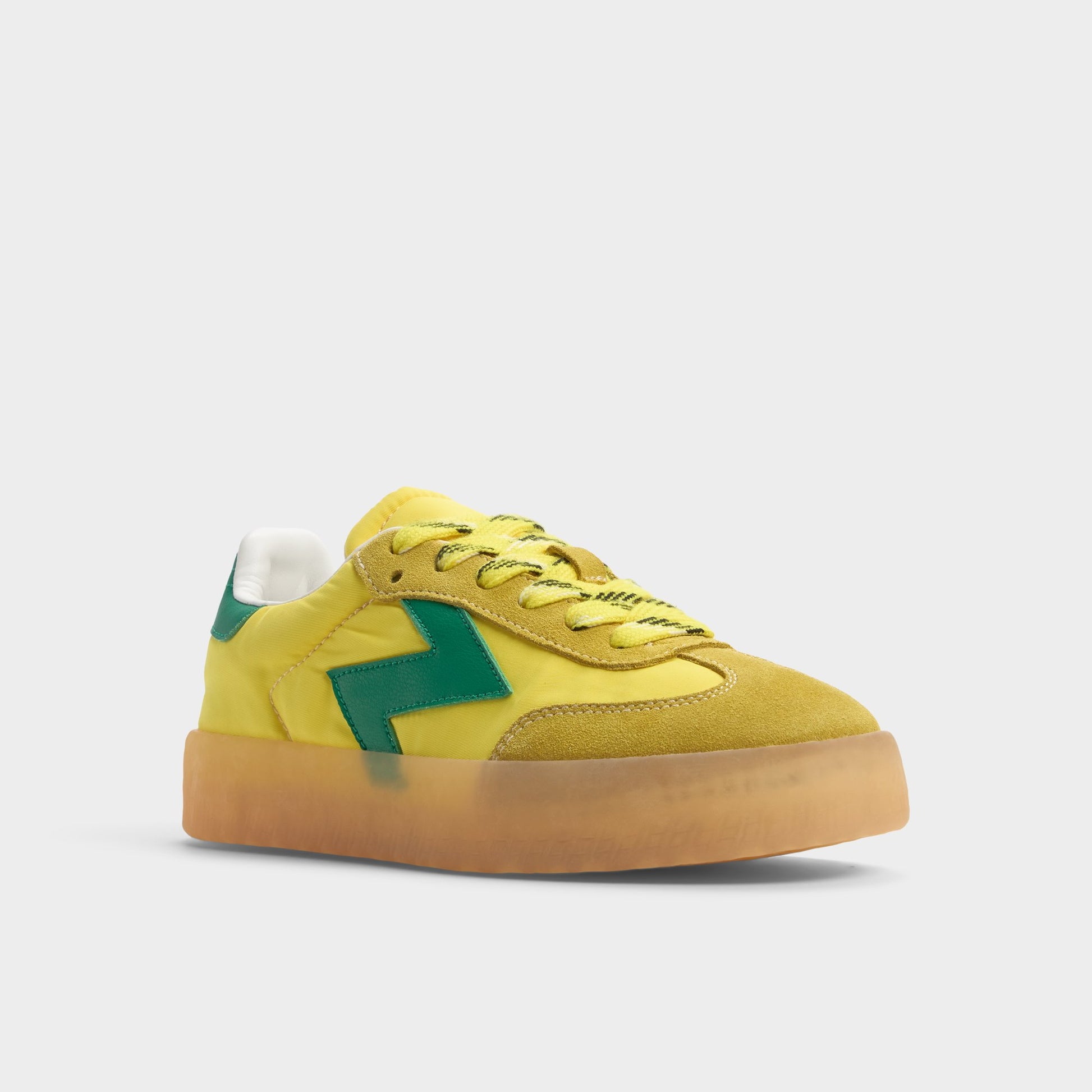 Three-quarter angle of Yellow Multi Retrostep Low top sneaker's front side