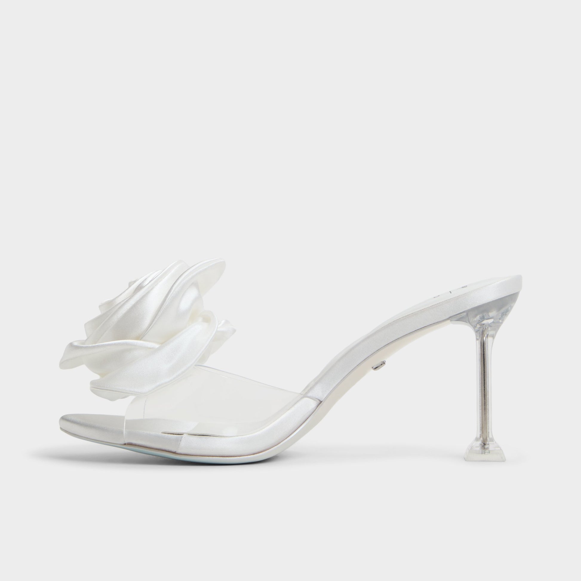 Side view of White Cinderellamule Disney | ALDO