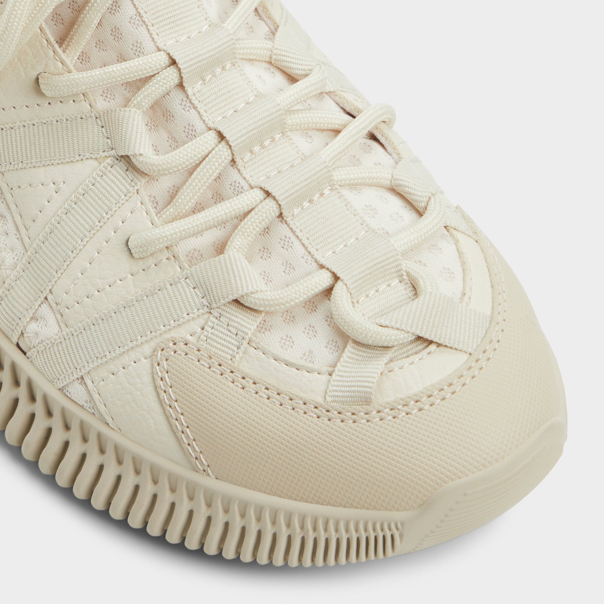 Close-up of the Beige Cael Slip-on sneaker