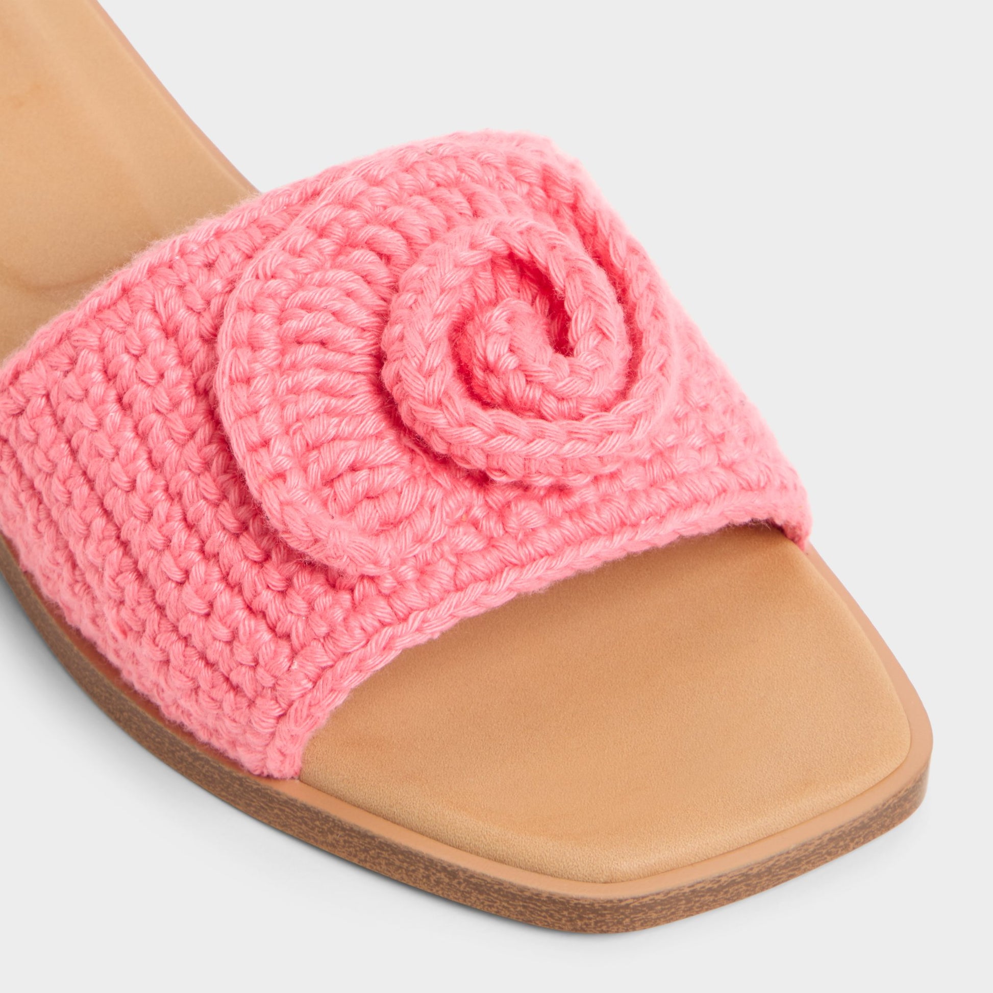 Close-up of the Medium Pink Sabbia Slide sandal
