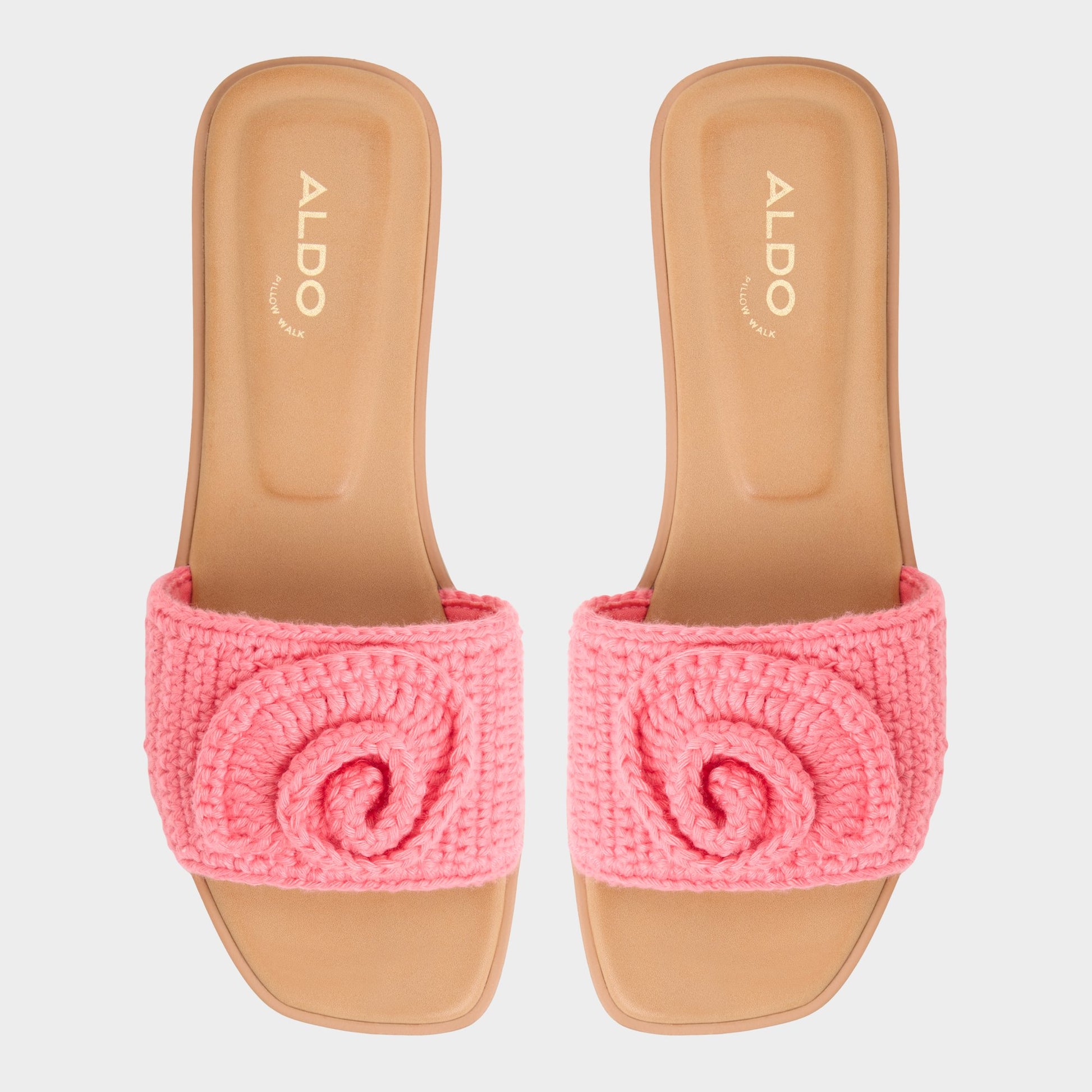 Top-down view of the Medium Pink Sabbia Slide sandal