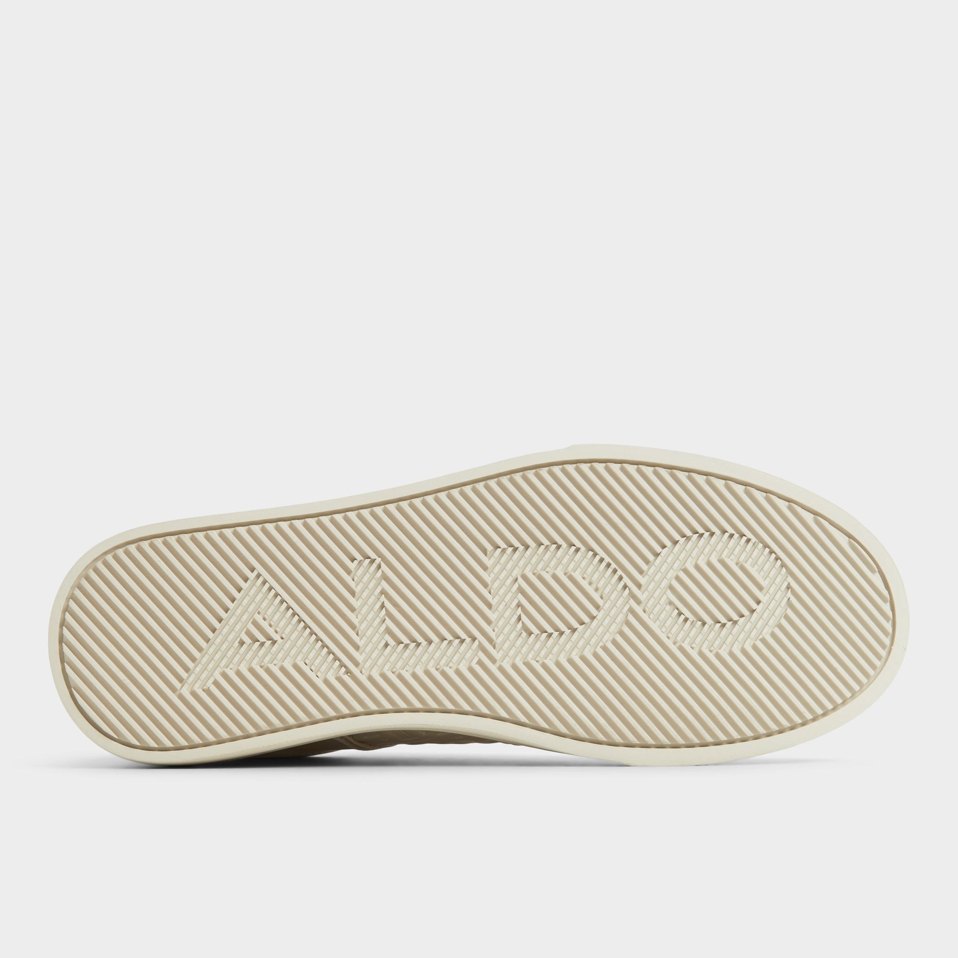 View of Ivory Ccourtline Low top sneaker's sole