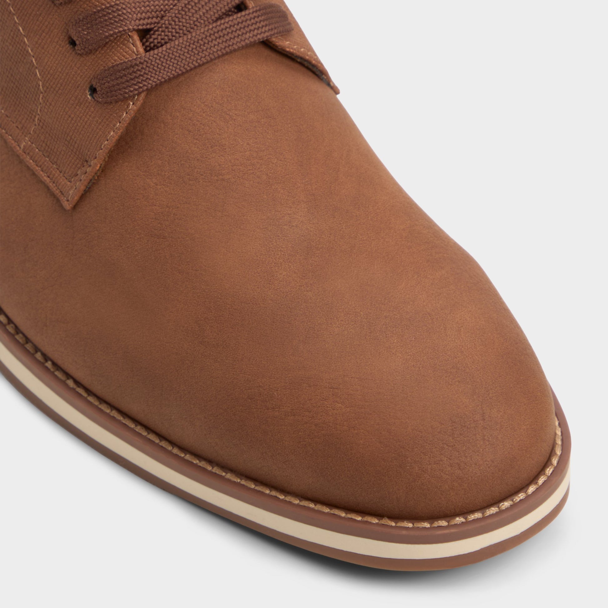 Close-up of the Cognac Ccorby Oxford shoe