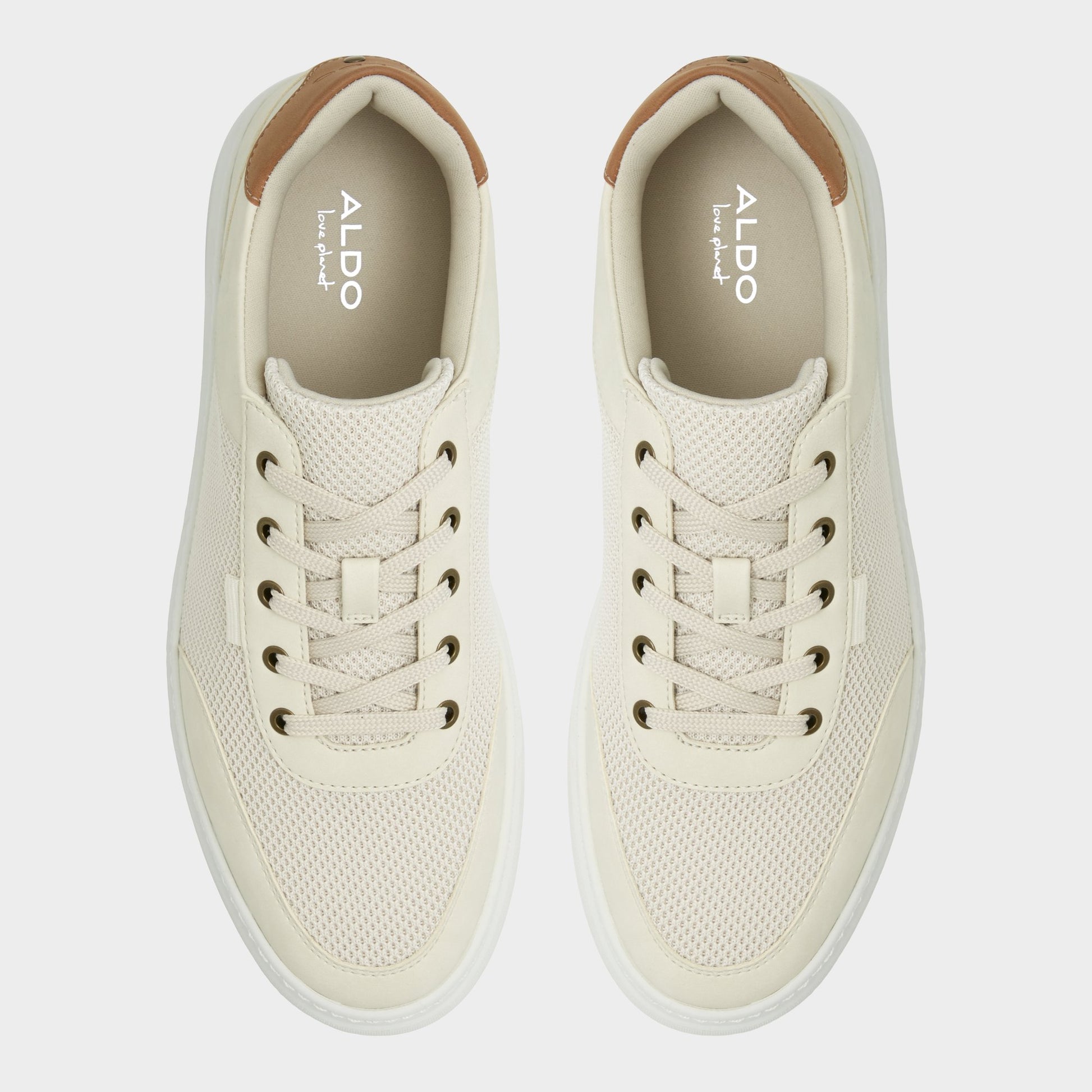 Top-down view of the Bone Mmcenroe Low top sneaker